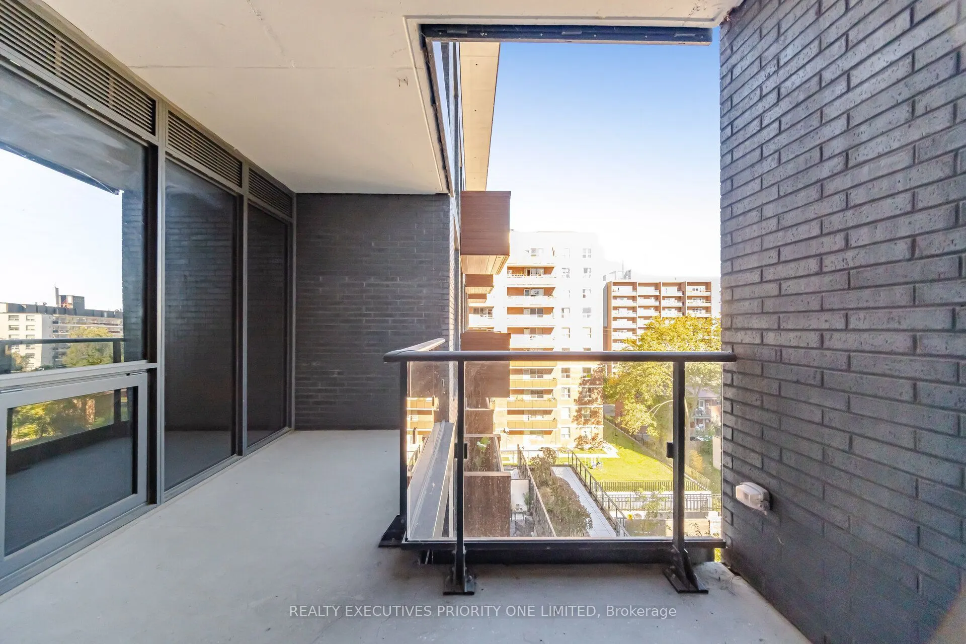 21 Park Street E #601
