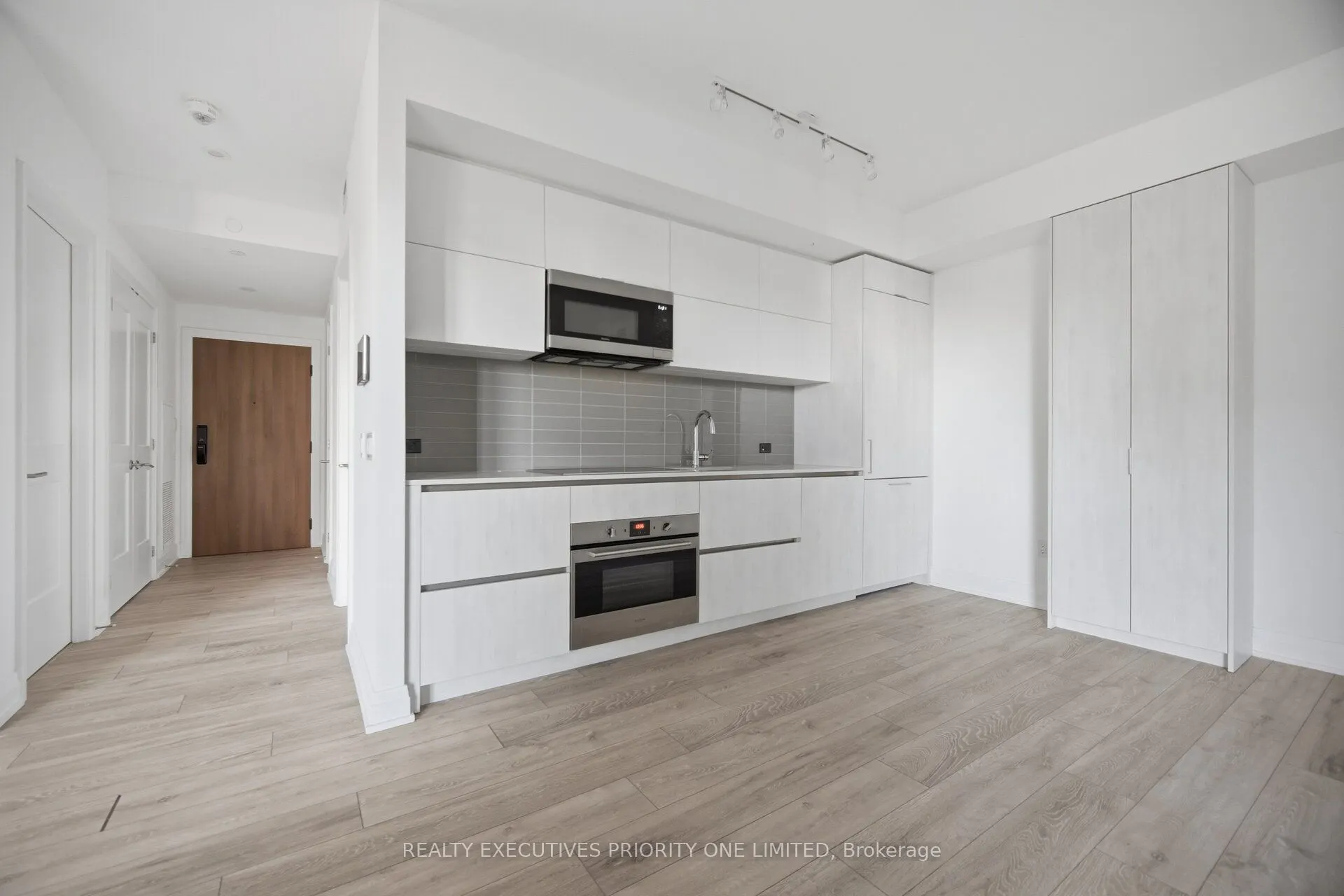 21 Park Street E #601