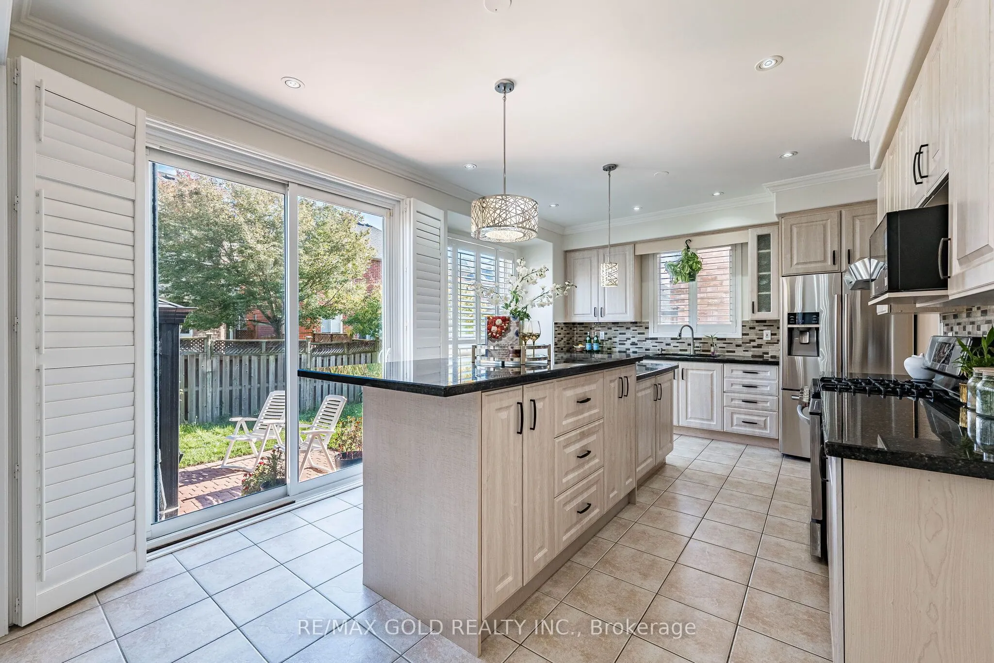 21 Mistybrook Crescent