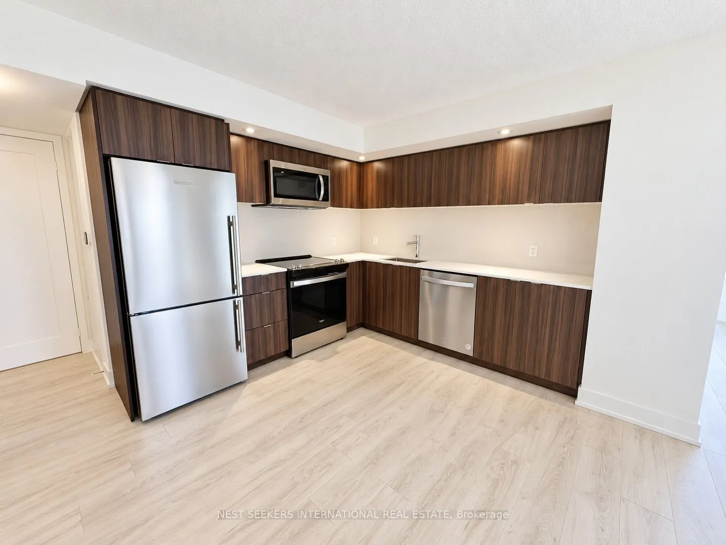 10 Eva Road #508