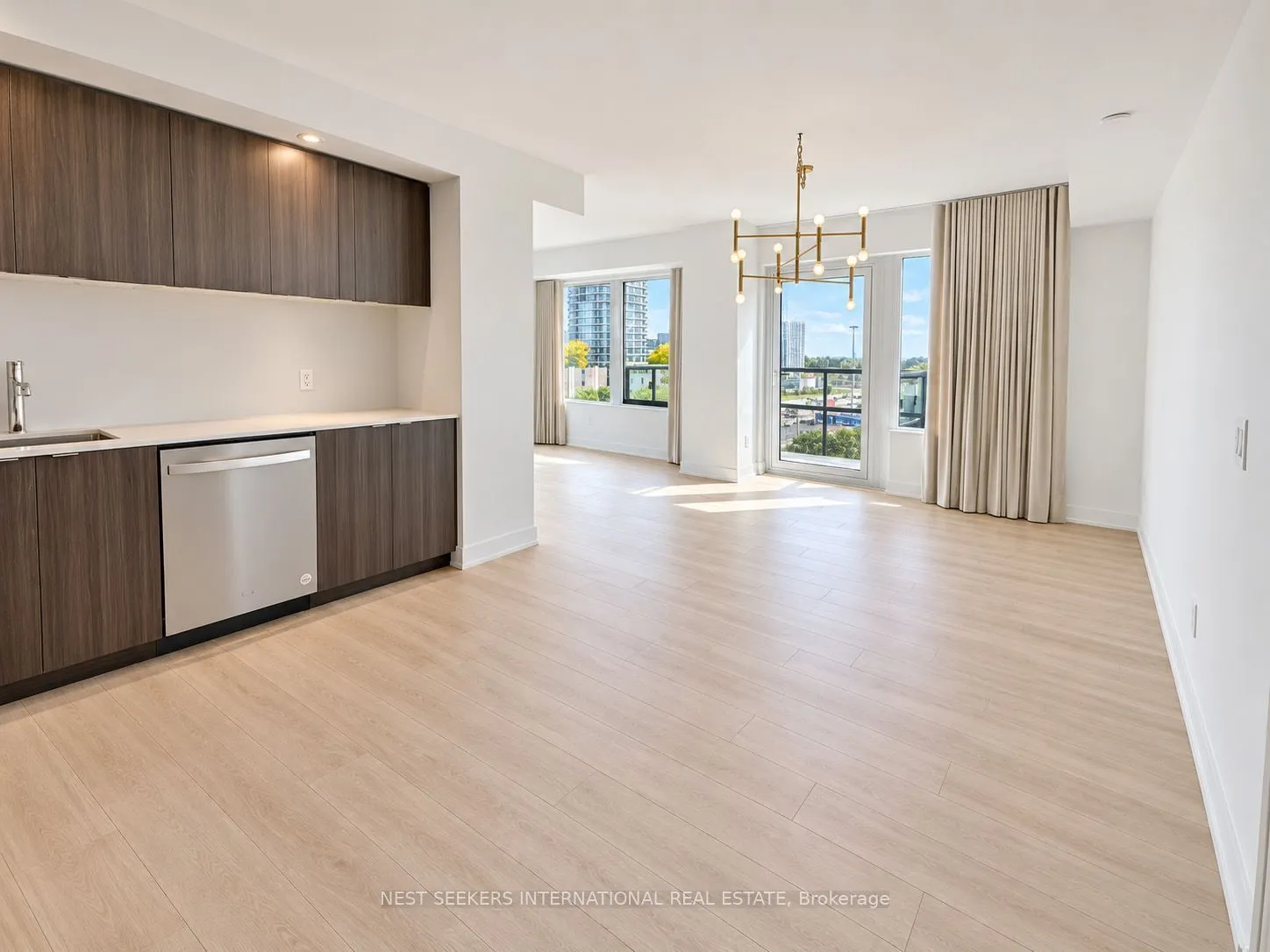 10 Eva Road #508