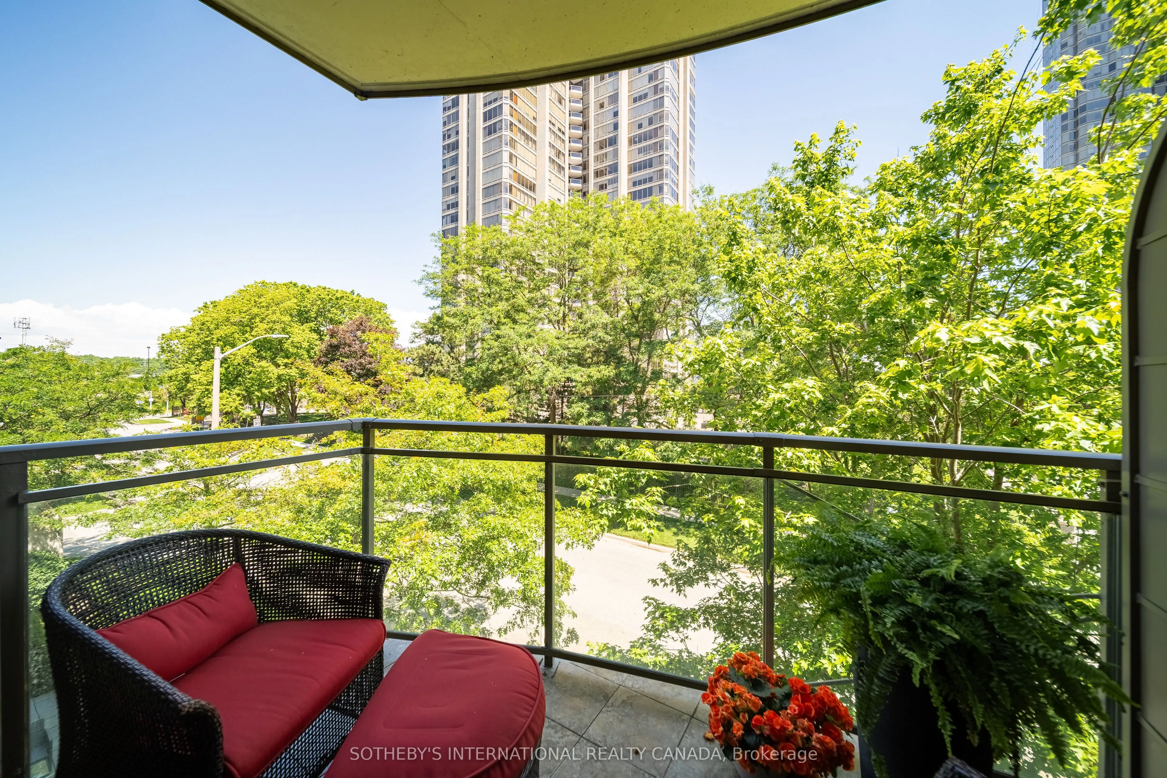 80 Palace Pier Court #302