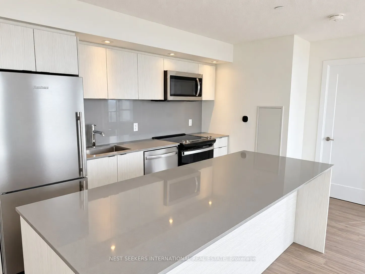 10 Eva Road #2402