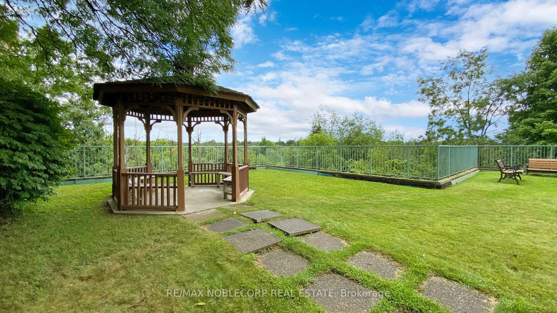 41 Markbrook Lane #906