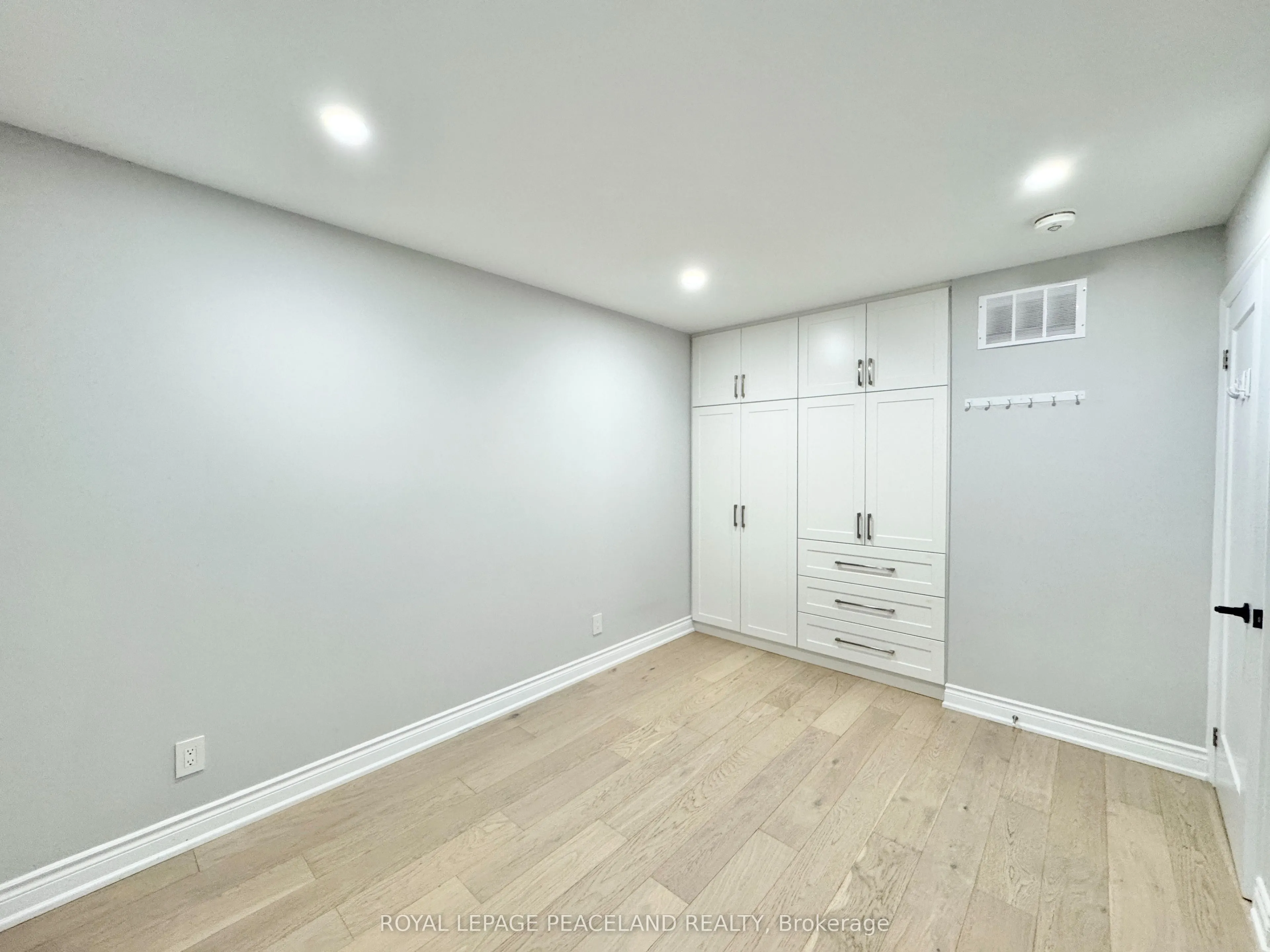 47 Chamberlain Avenue