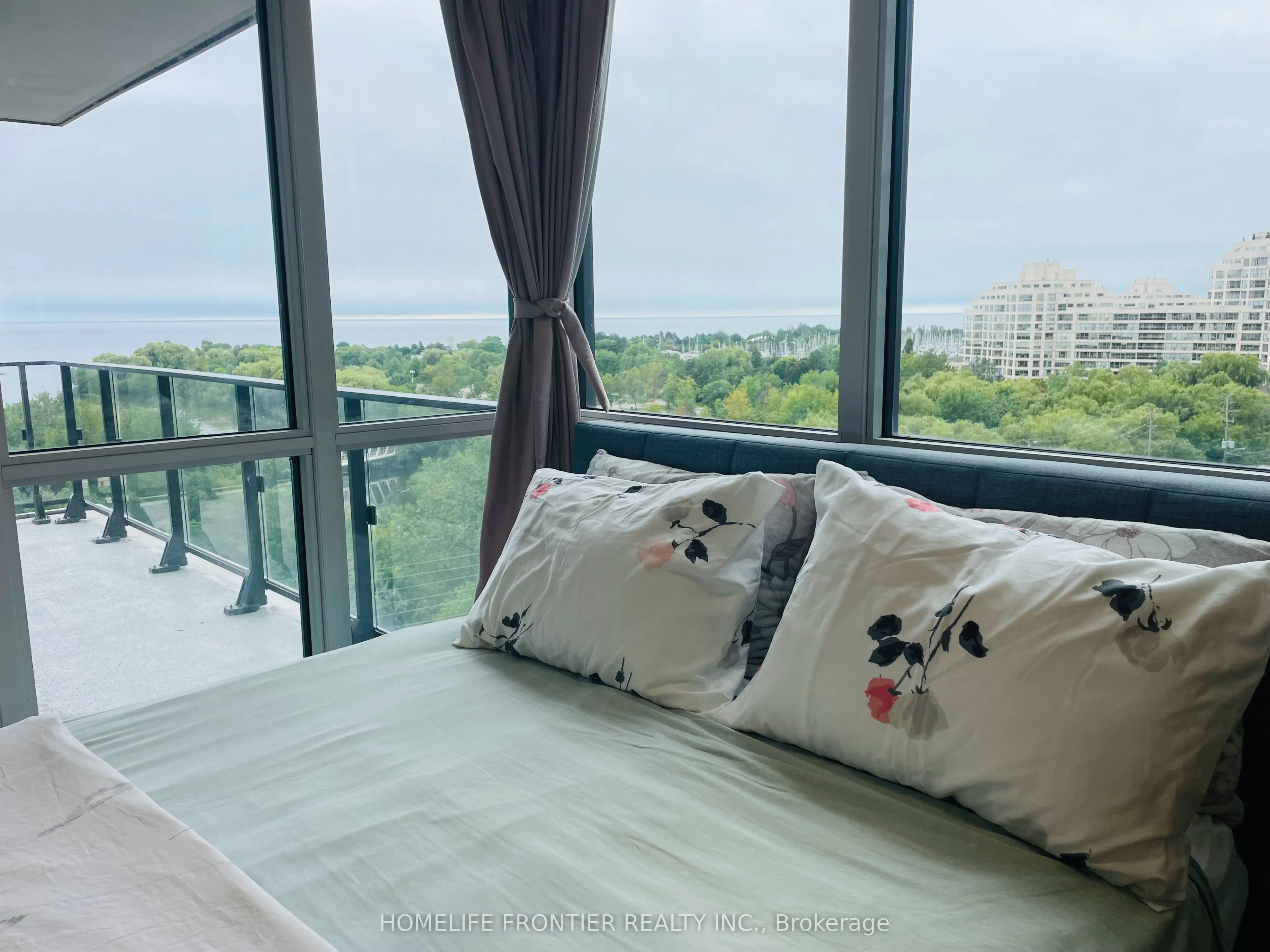 2200 Lakeshore Boulevard W #1001