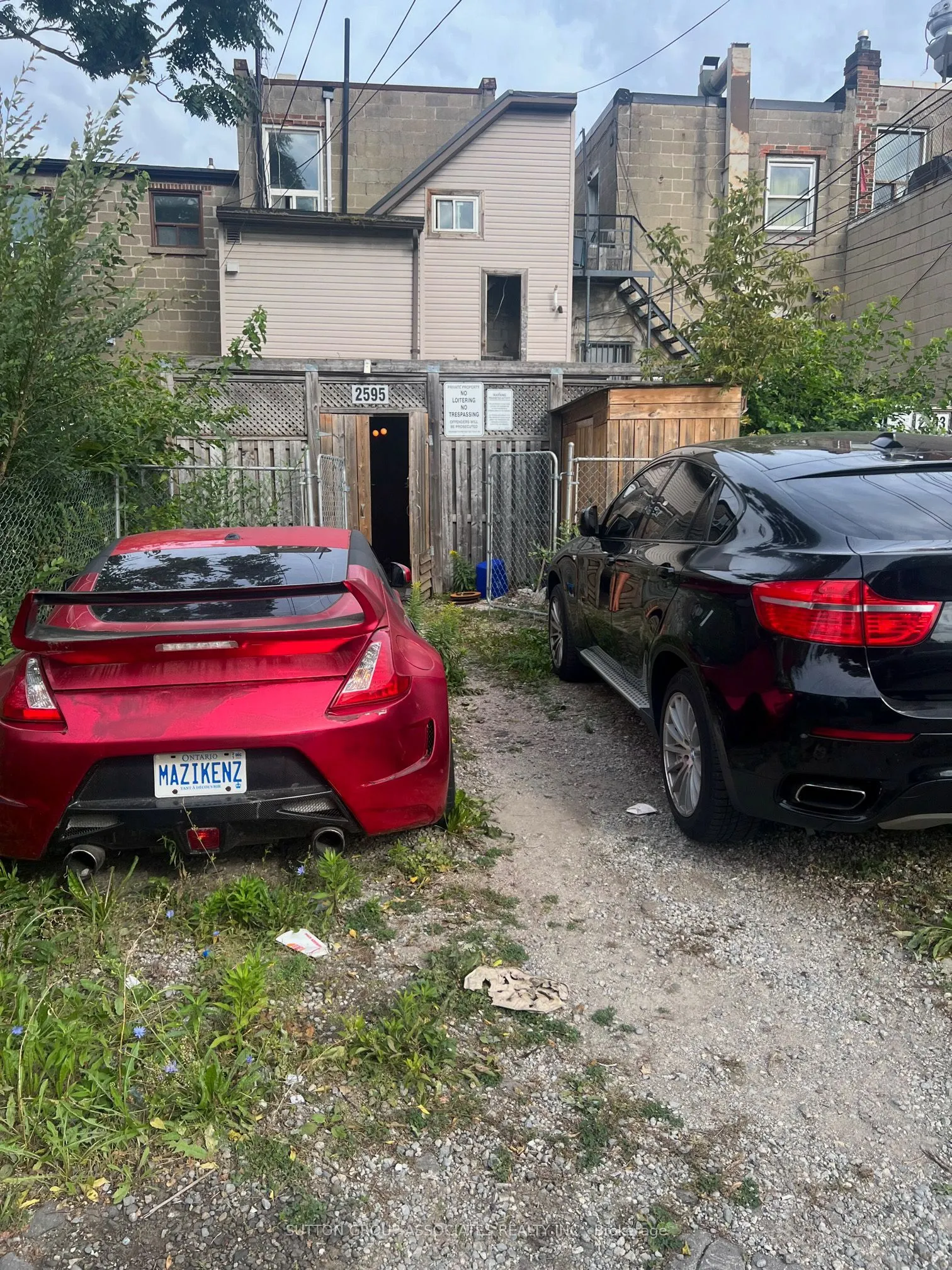 2595 Eglinton Avenue W