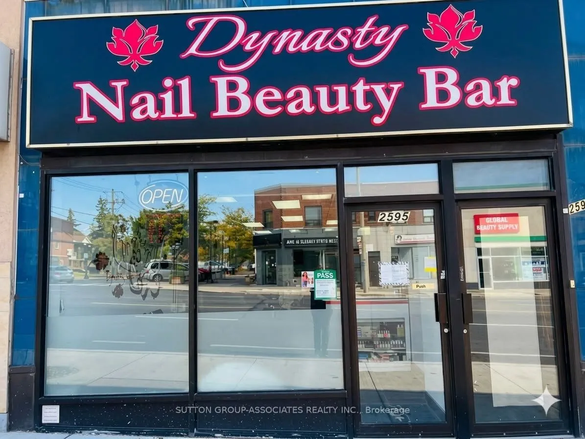 2595 Eglinton Avenue W