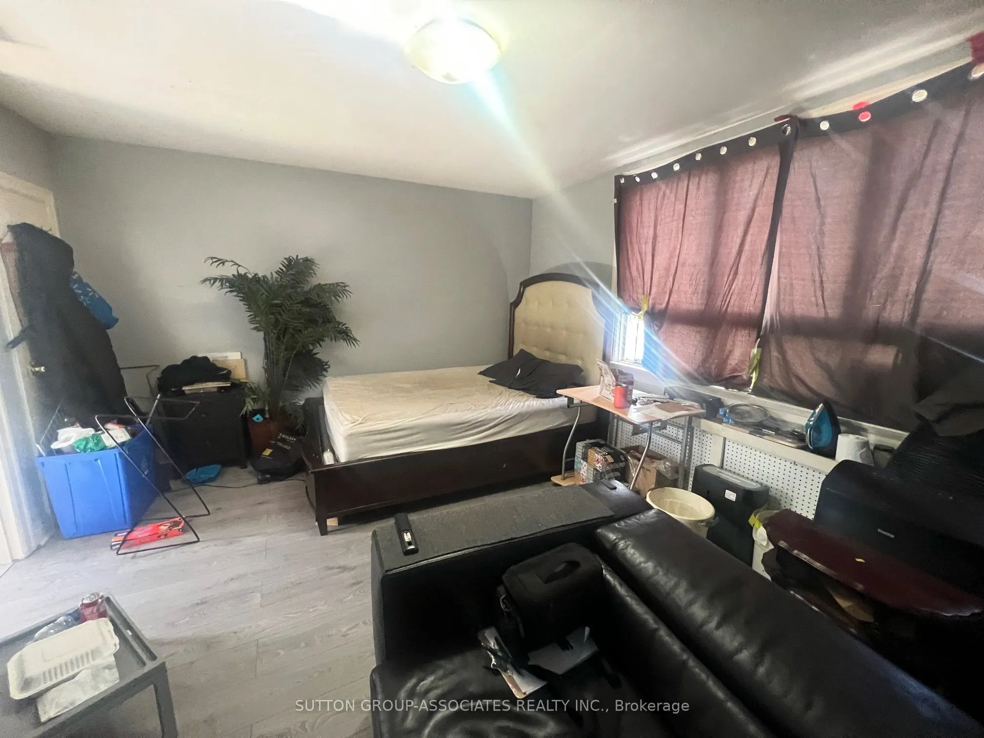 2595 Eglinton Avenue W
