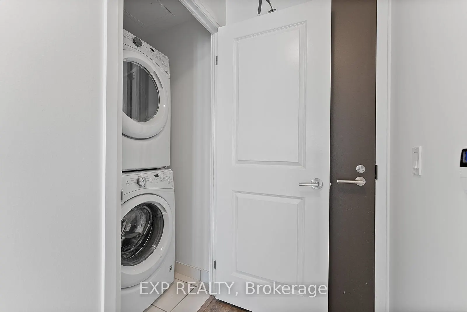 15 Zorra Street #1202