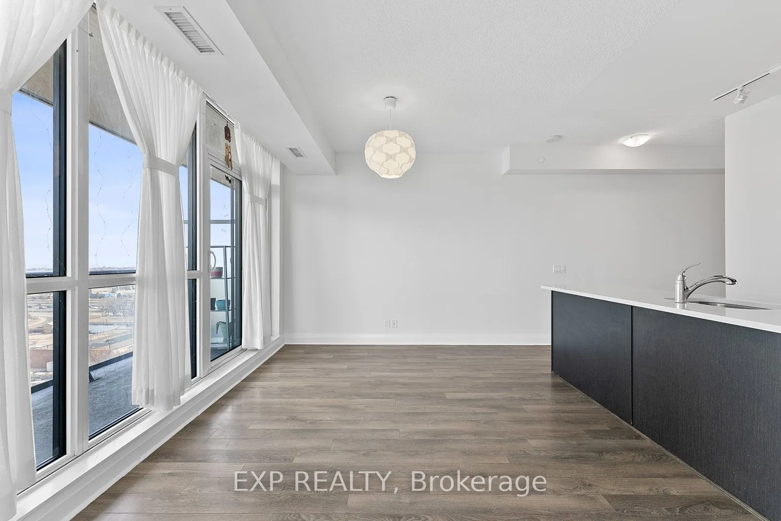 15 Zorra Street #1202