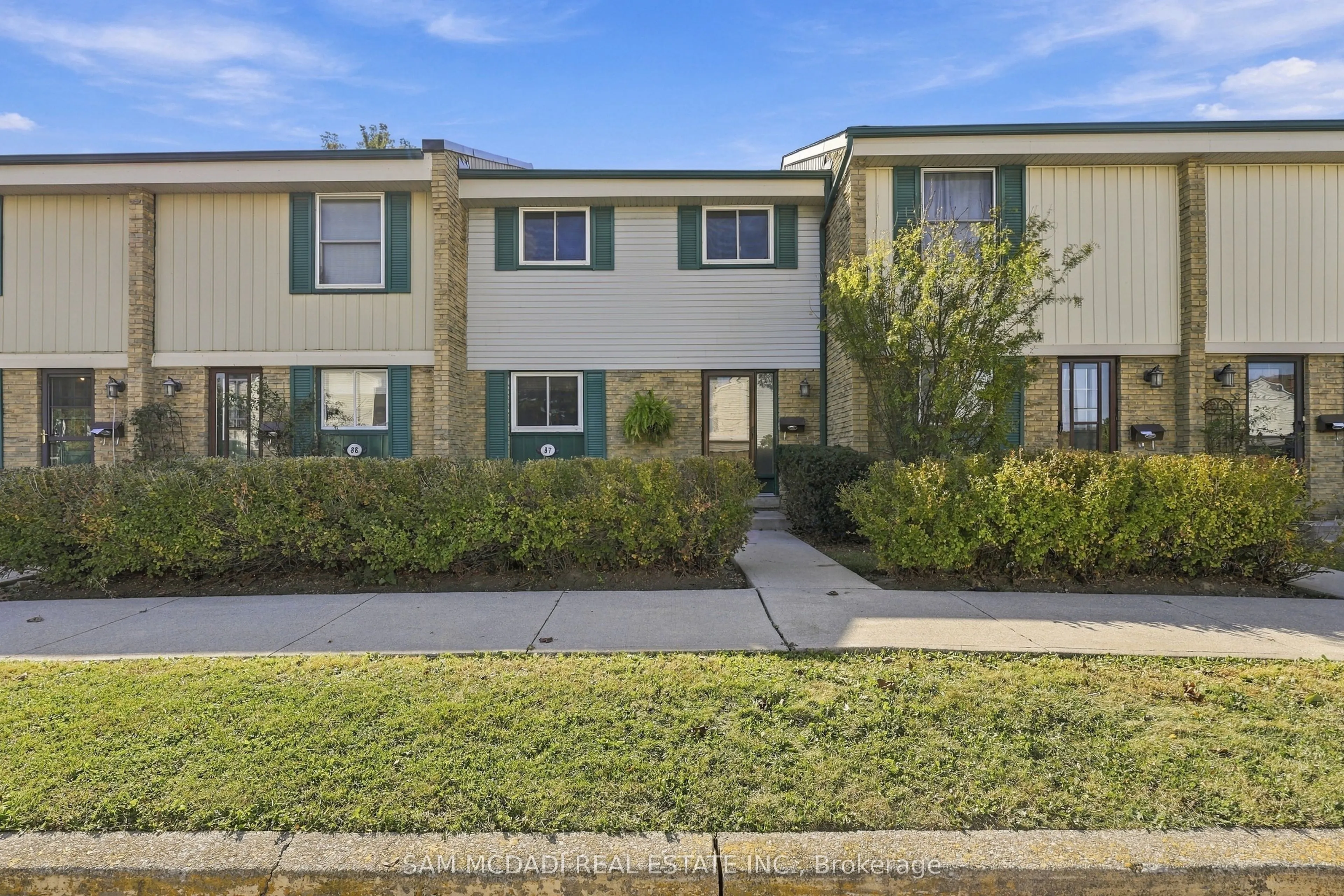 2779 Gananoque Drive #87