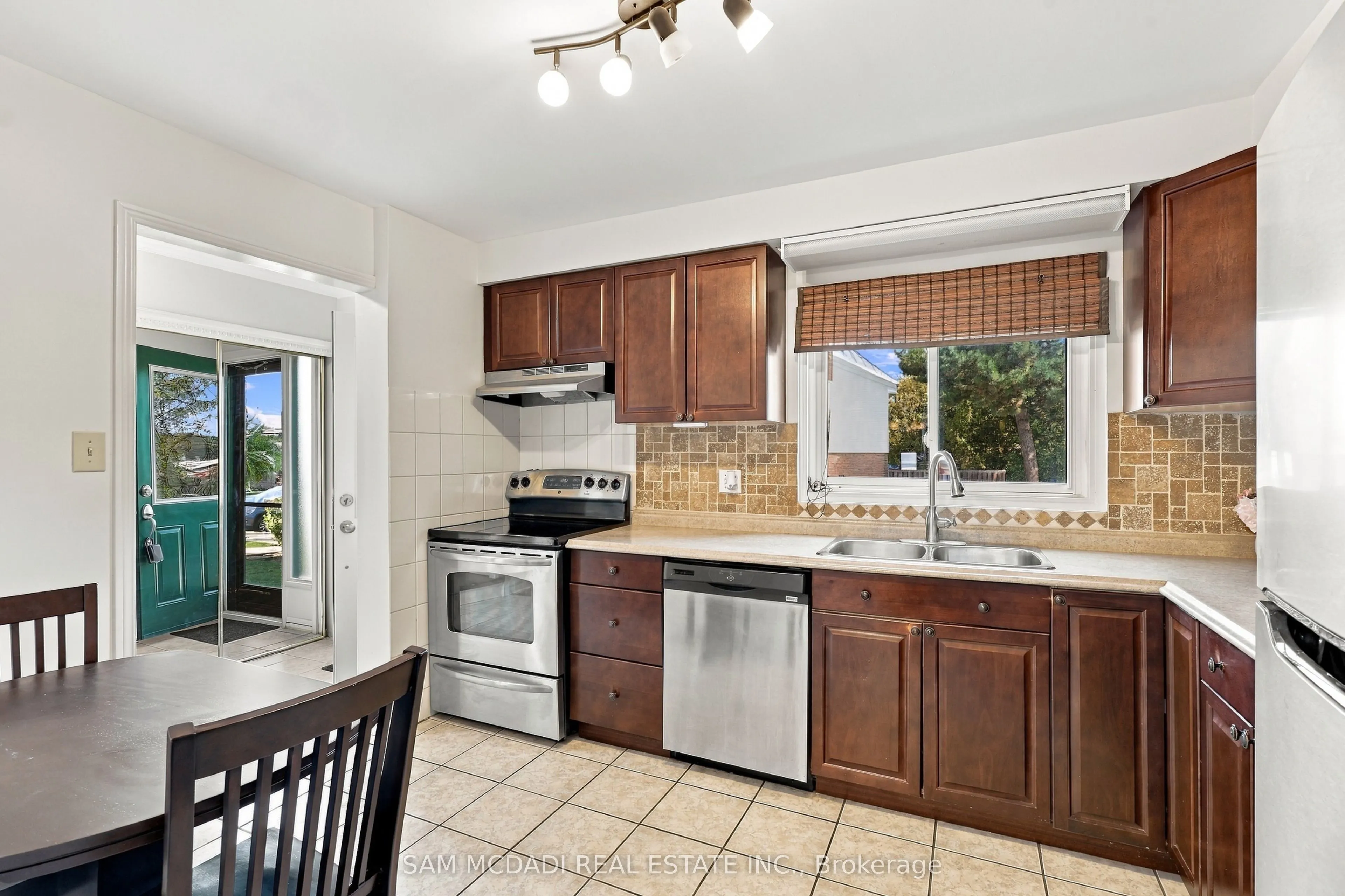 2779 Gananoque Drive #87