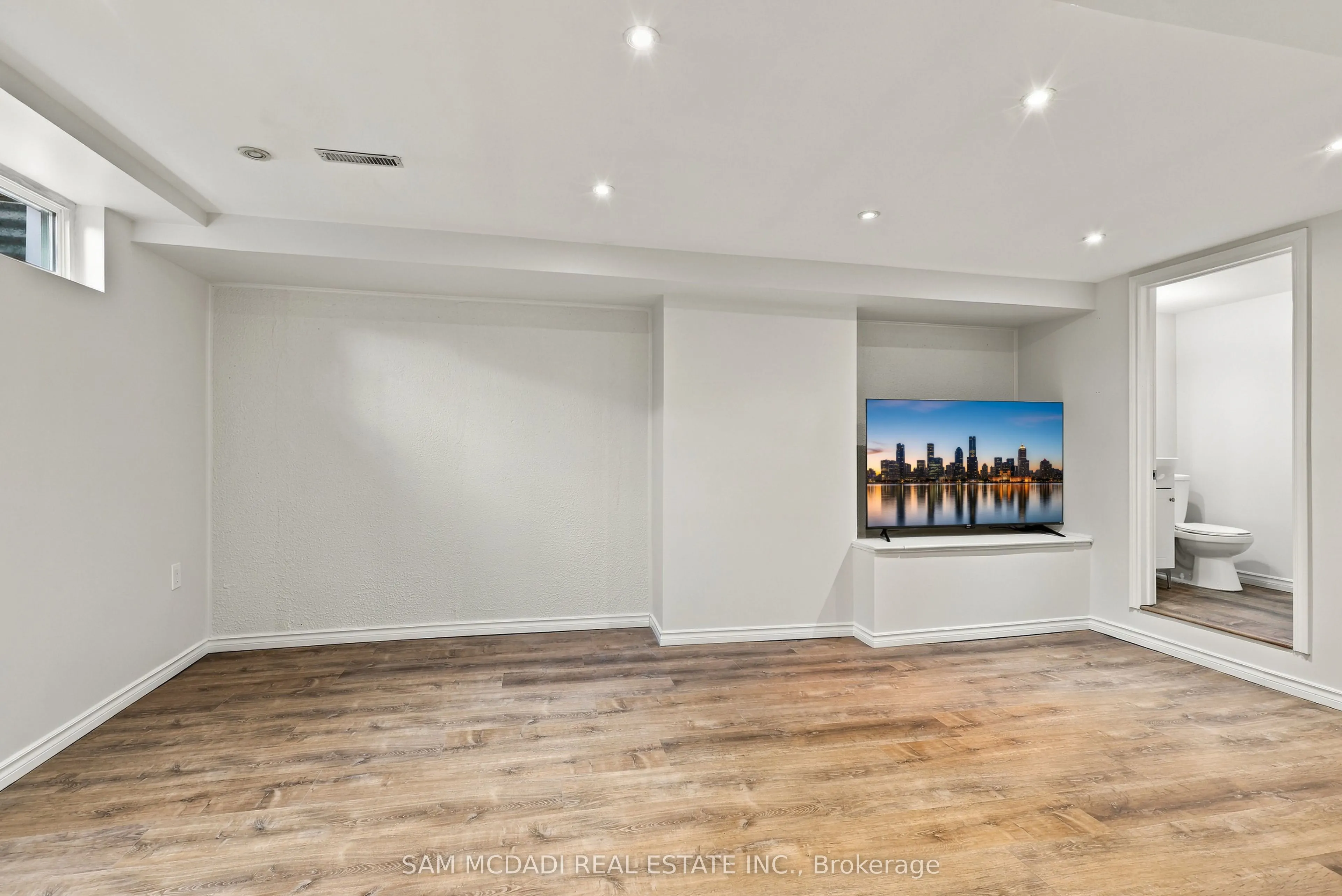 2779 Gananoque Drive #87