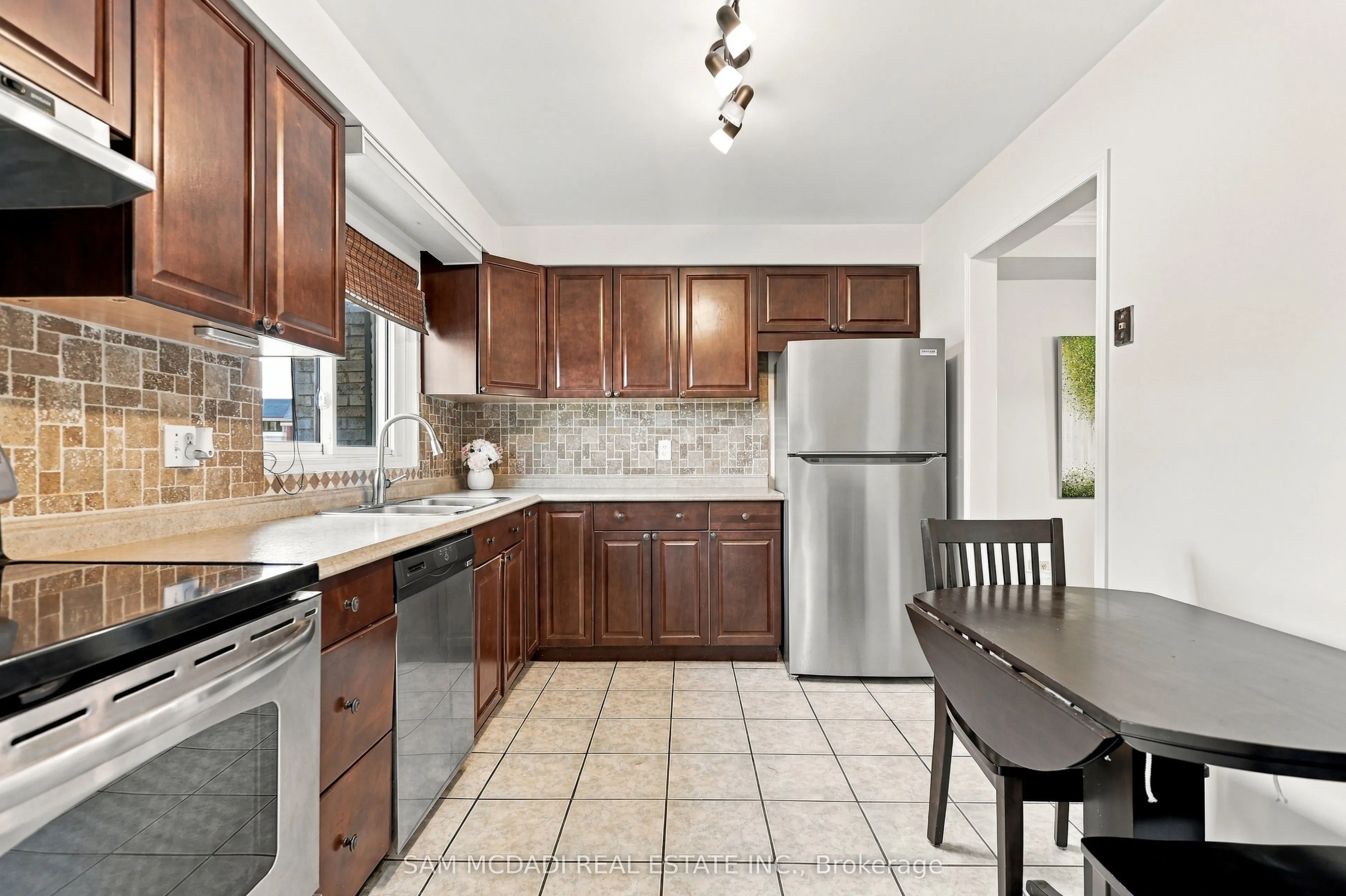 2779 Gananoque Drive #87