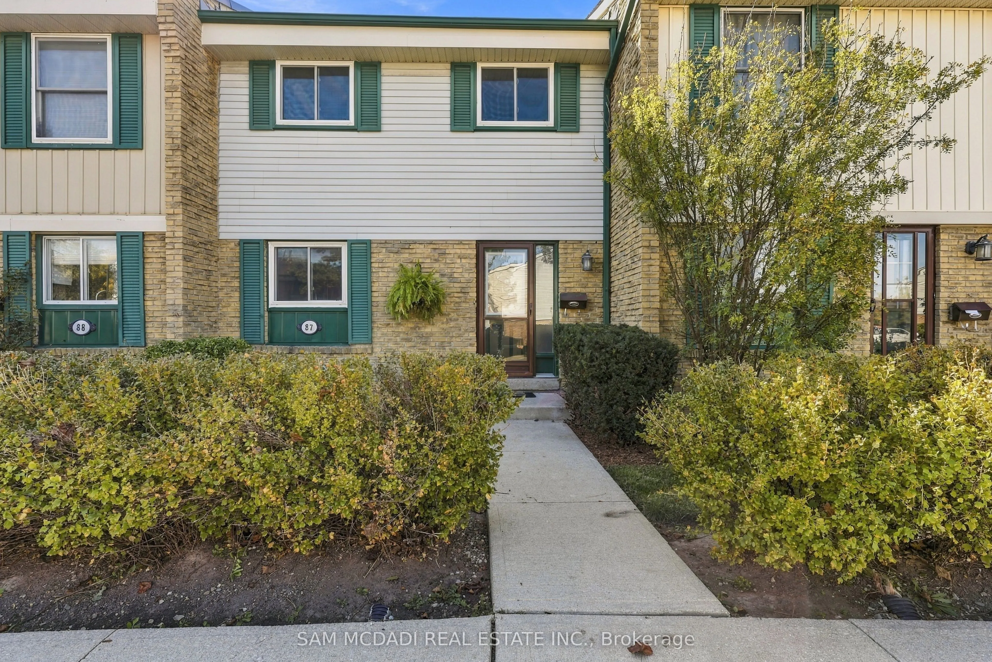 2779 Gananoque Drive #87
