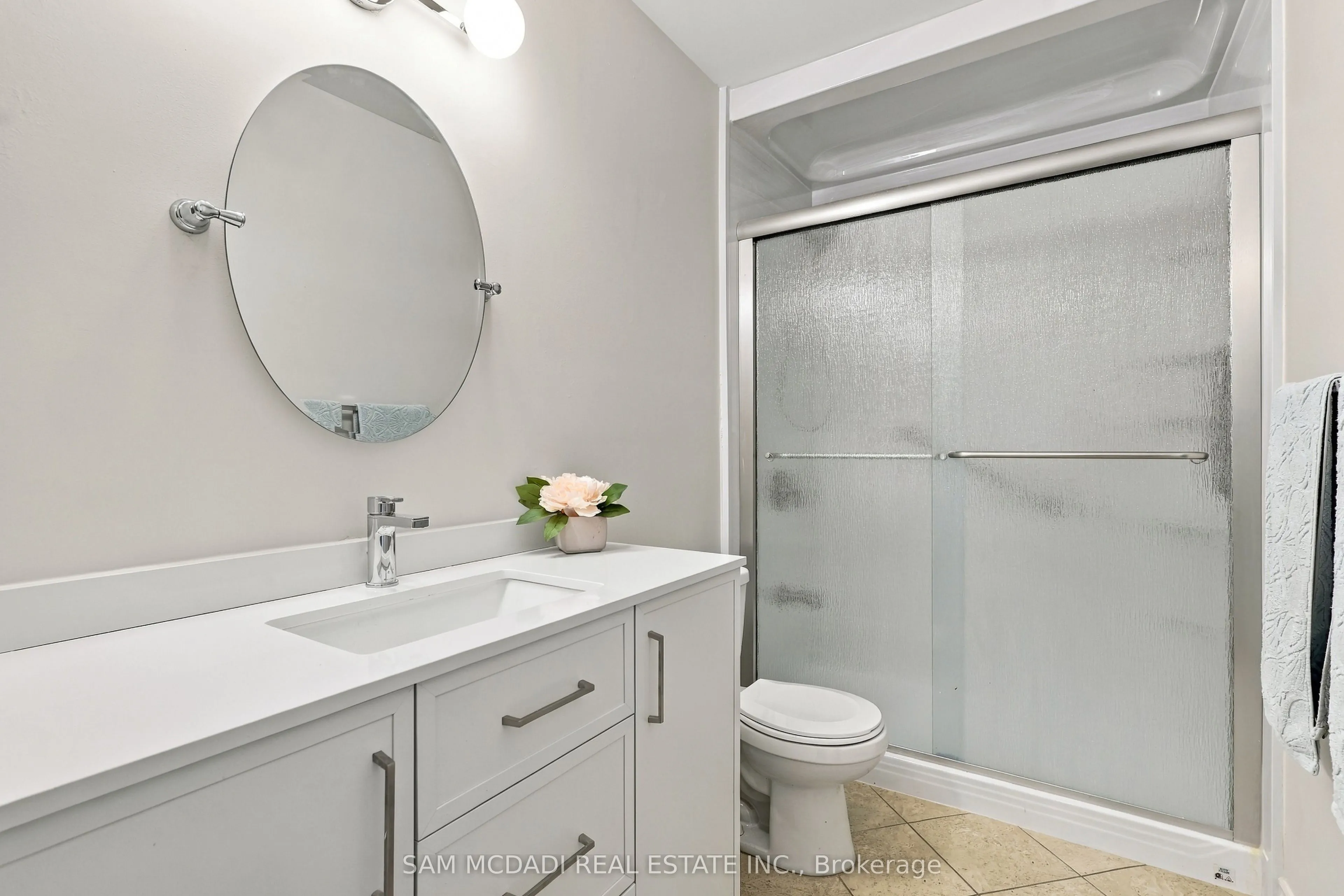 2779 Gananoque Drive #87