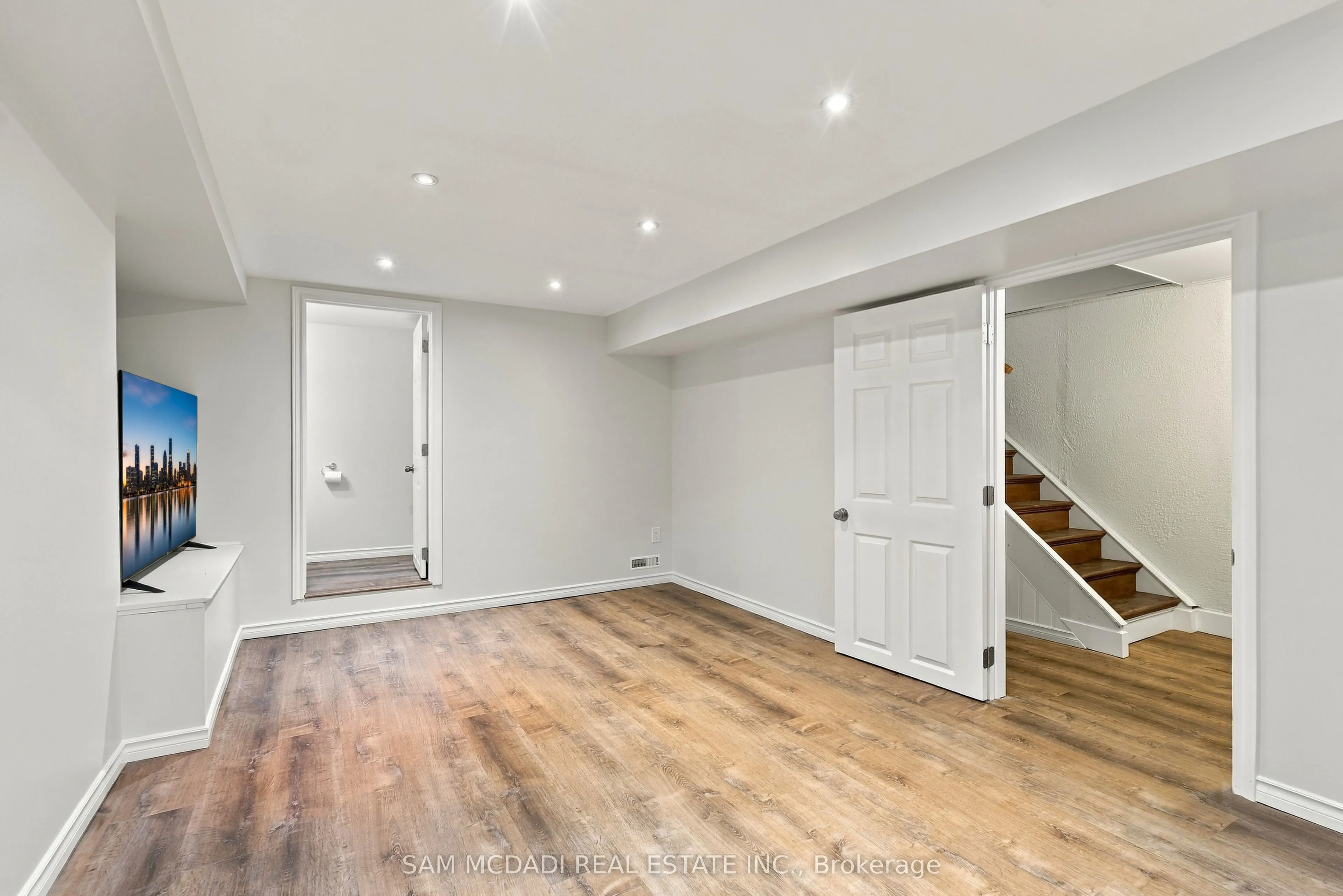 2779 Gananoque Drive #87