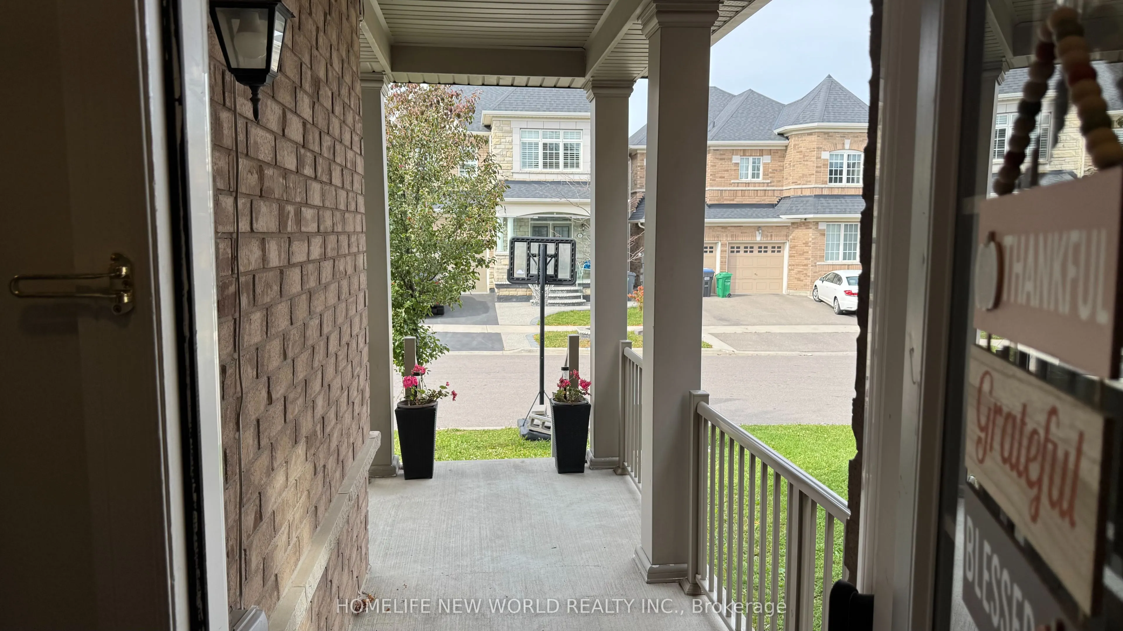15 Grove End Way
