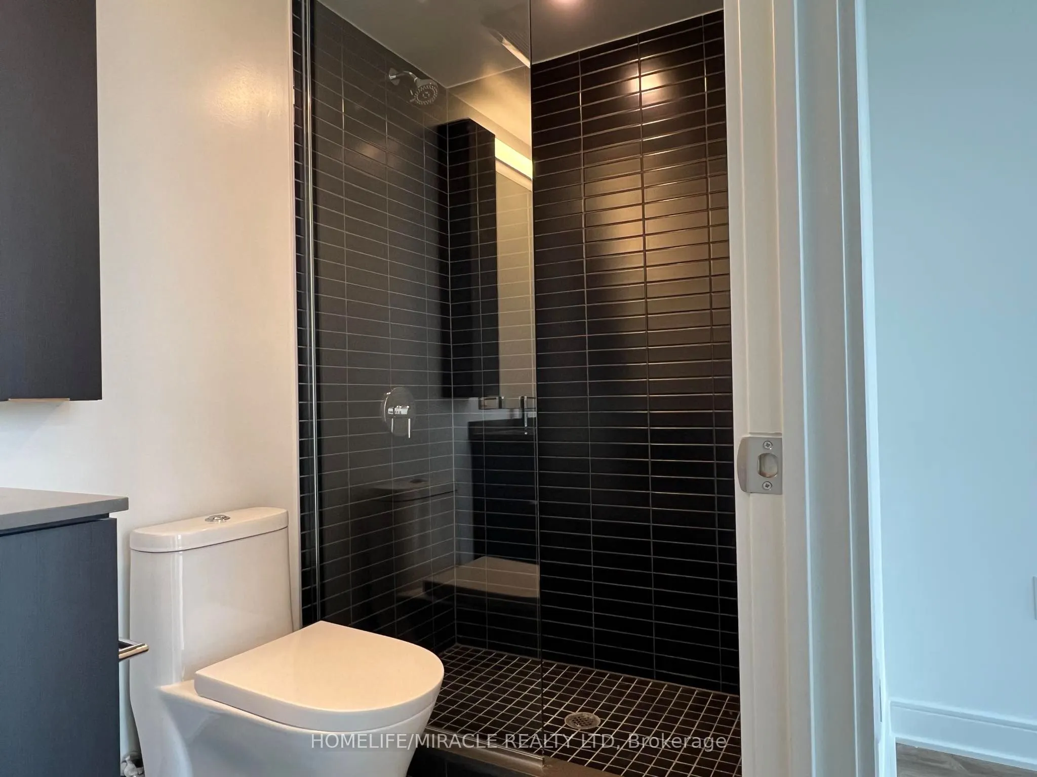 86 Dundas Street E #1603