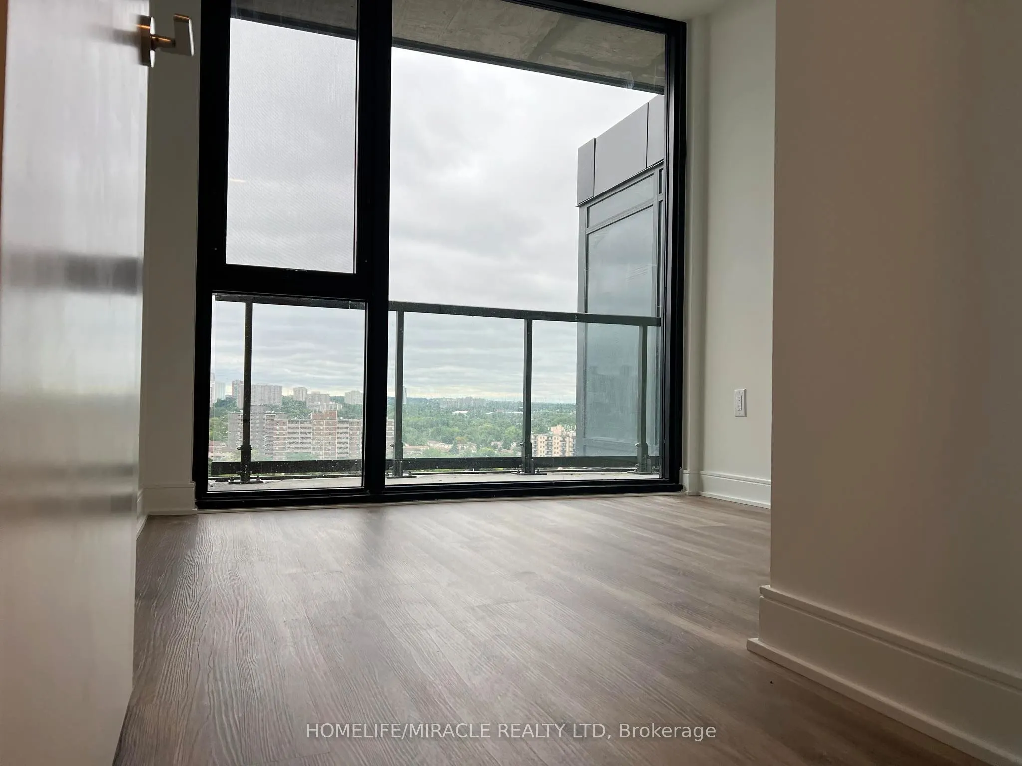 86 Dundas Street E #1603