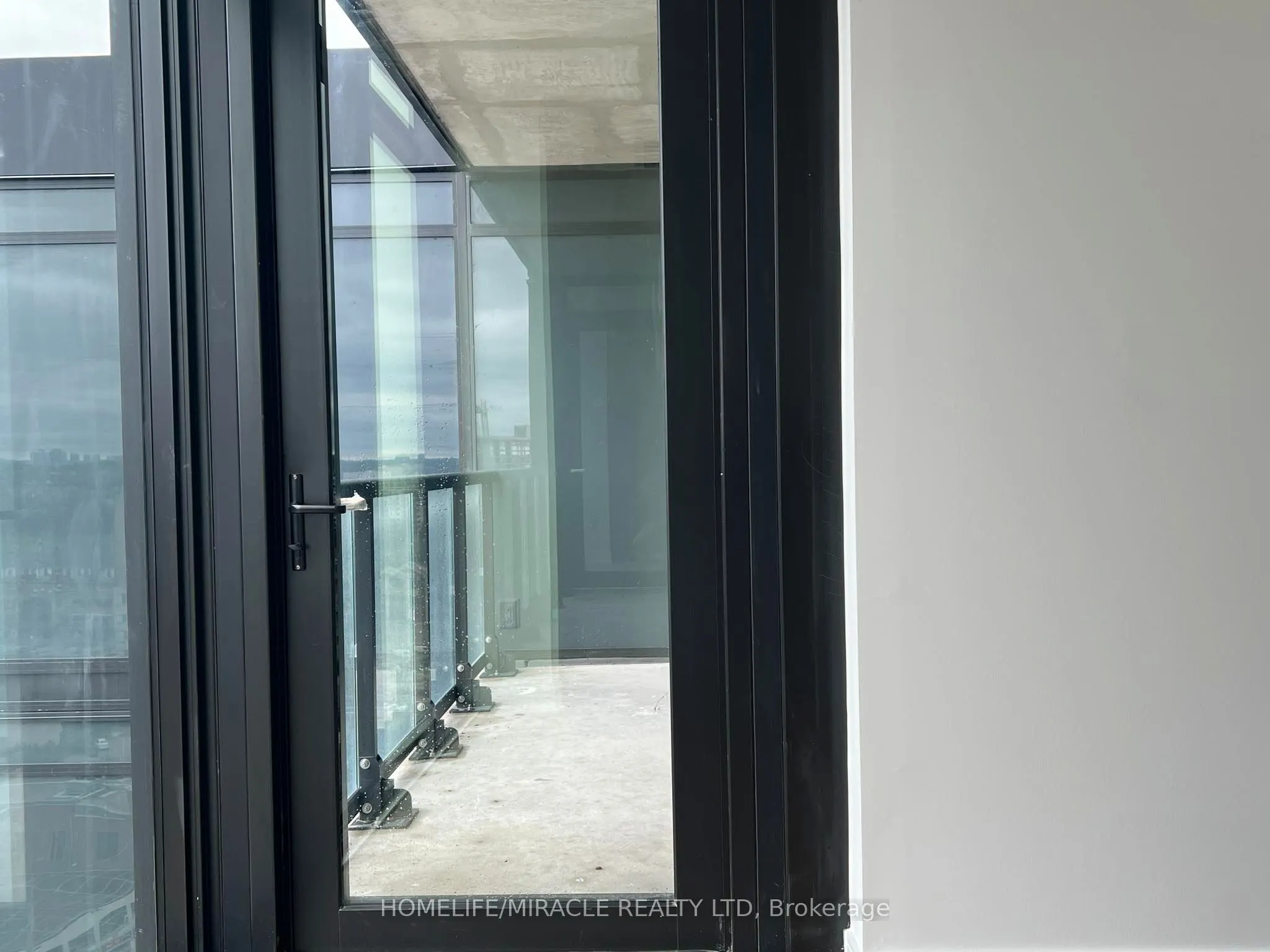 86 Dundas Street E #1603