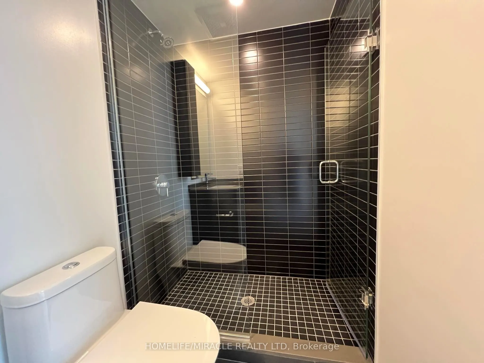 86 Dundas Street E #1603
