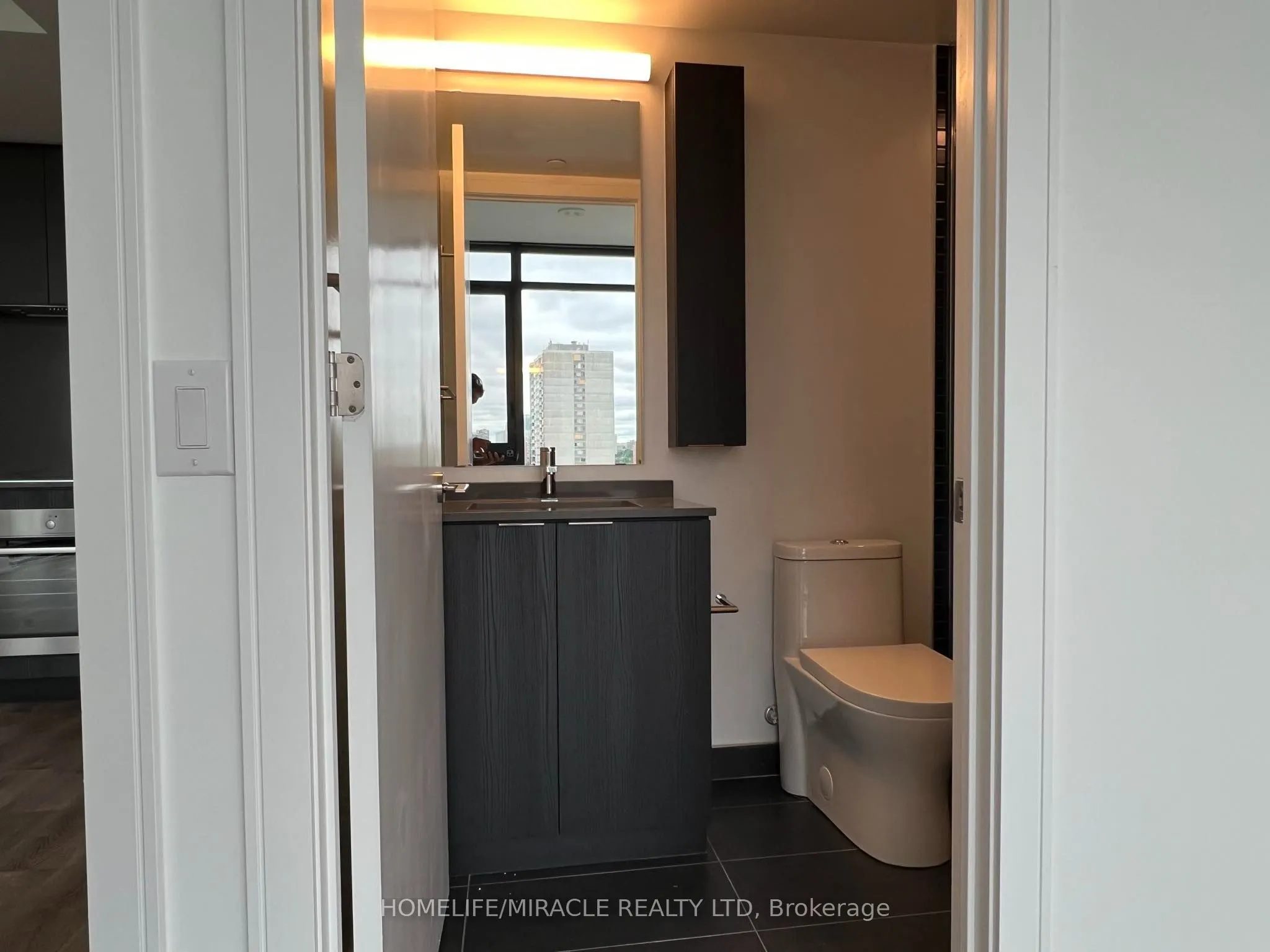86 Dundas Street E #1603