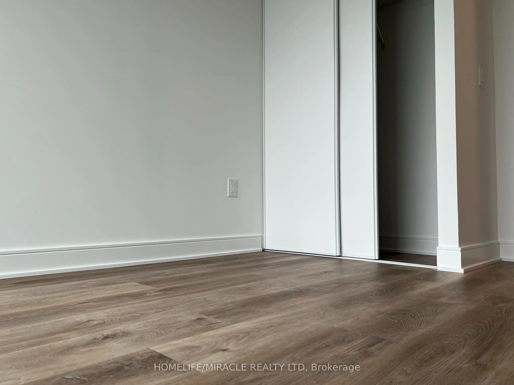 86 Dundas Street E #1603