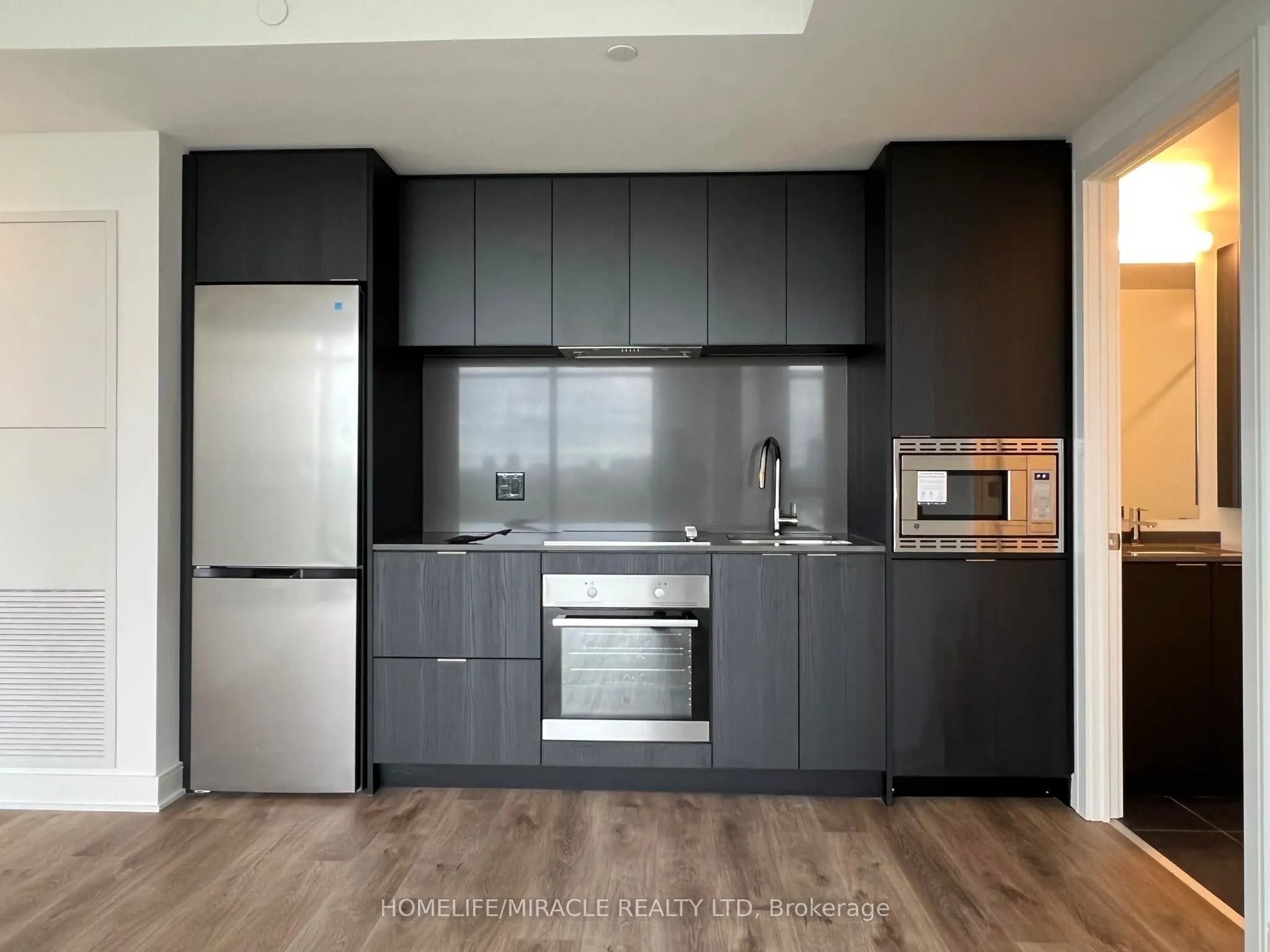 86 Dundas Street E #1603