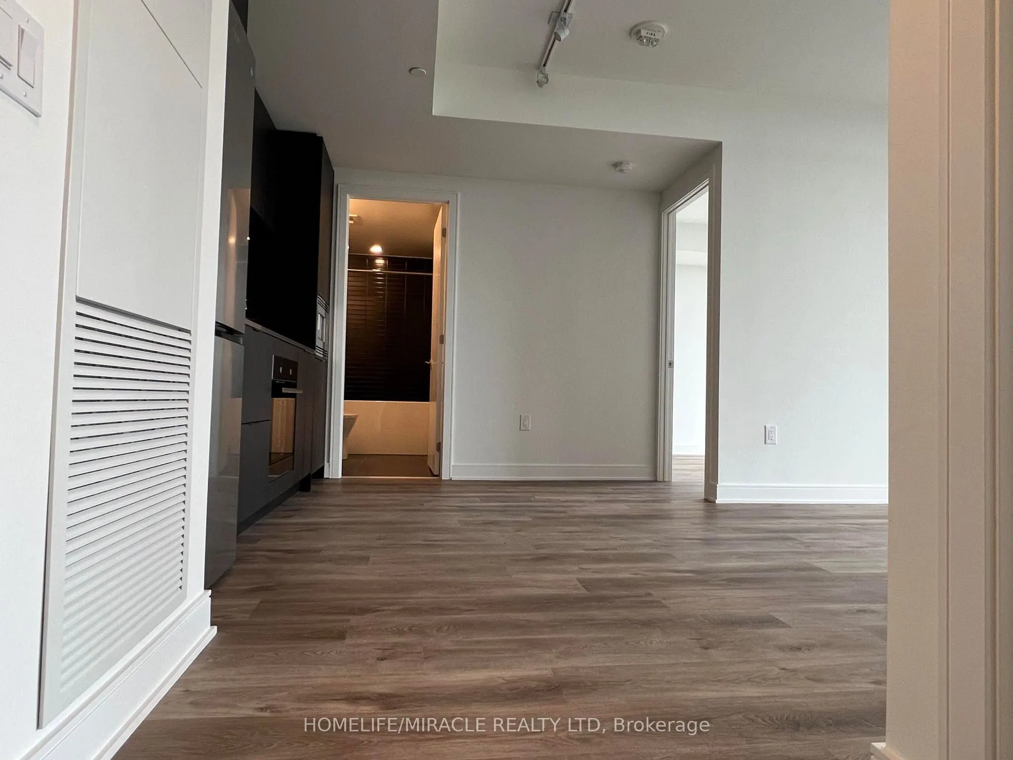 86 Dundas Street E #1603