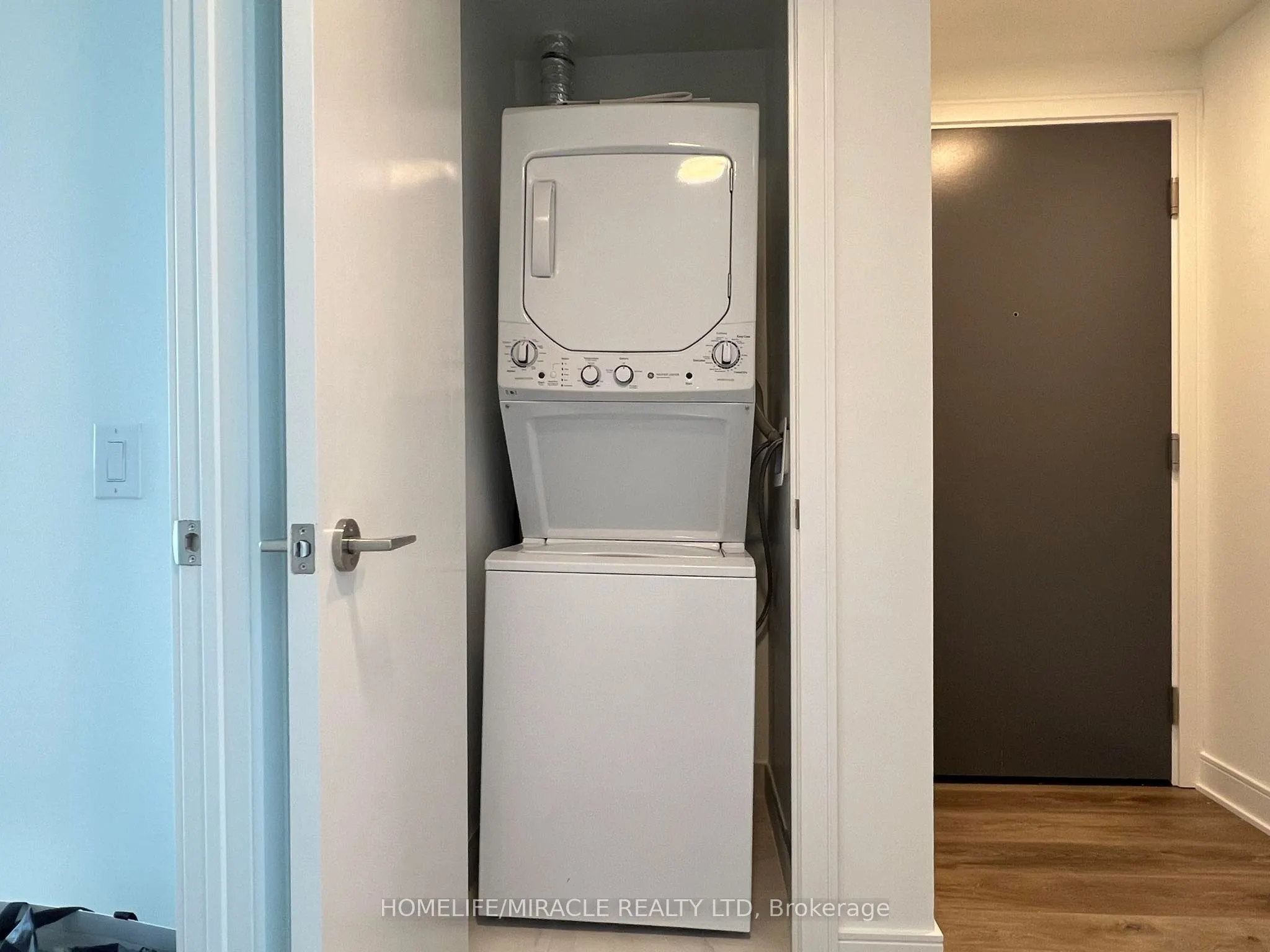86 Dundas Street E #1603