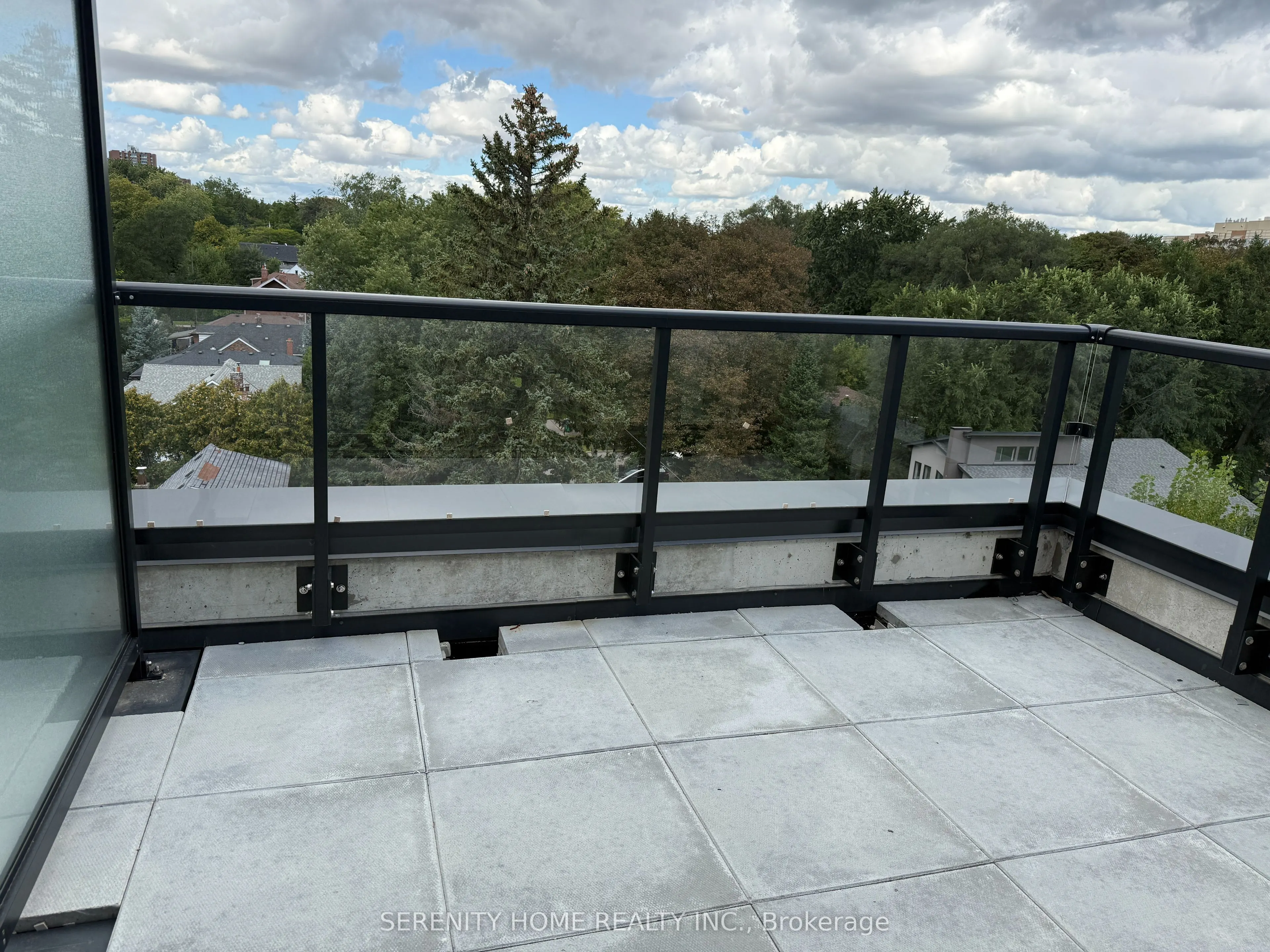 1381 Lakeshore Road E #610