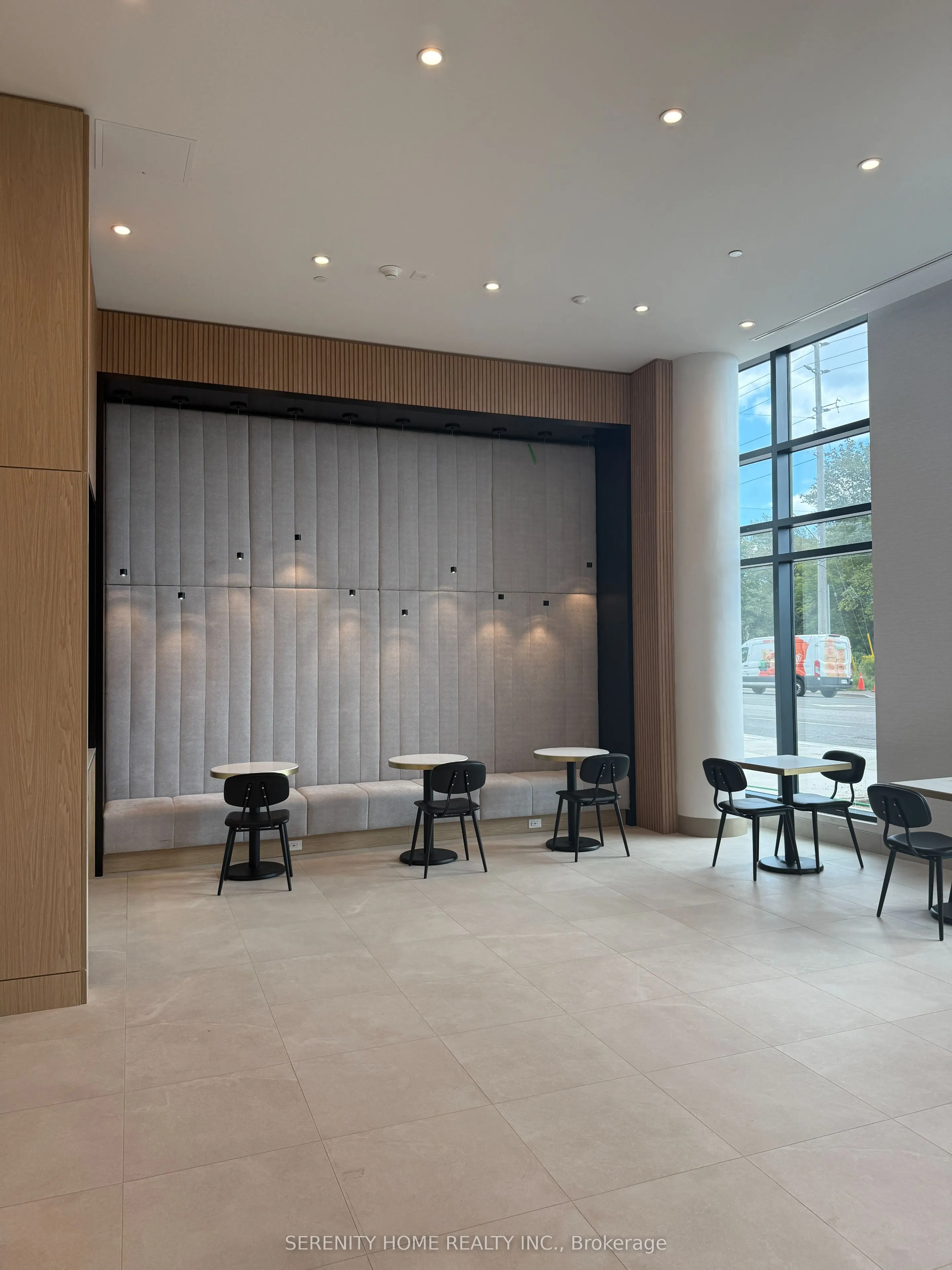 1381 Lakeshore Road E #610