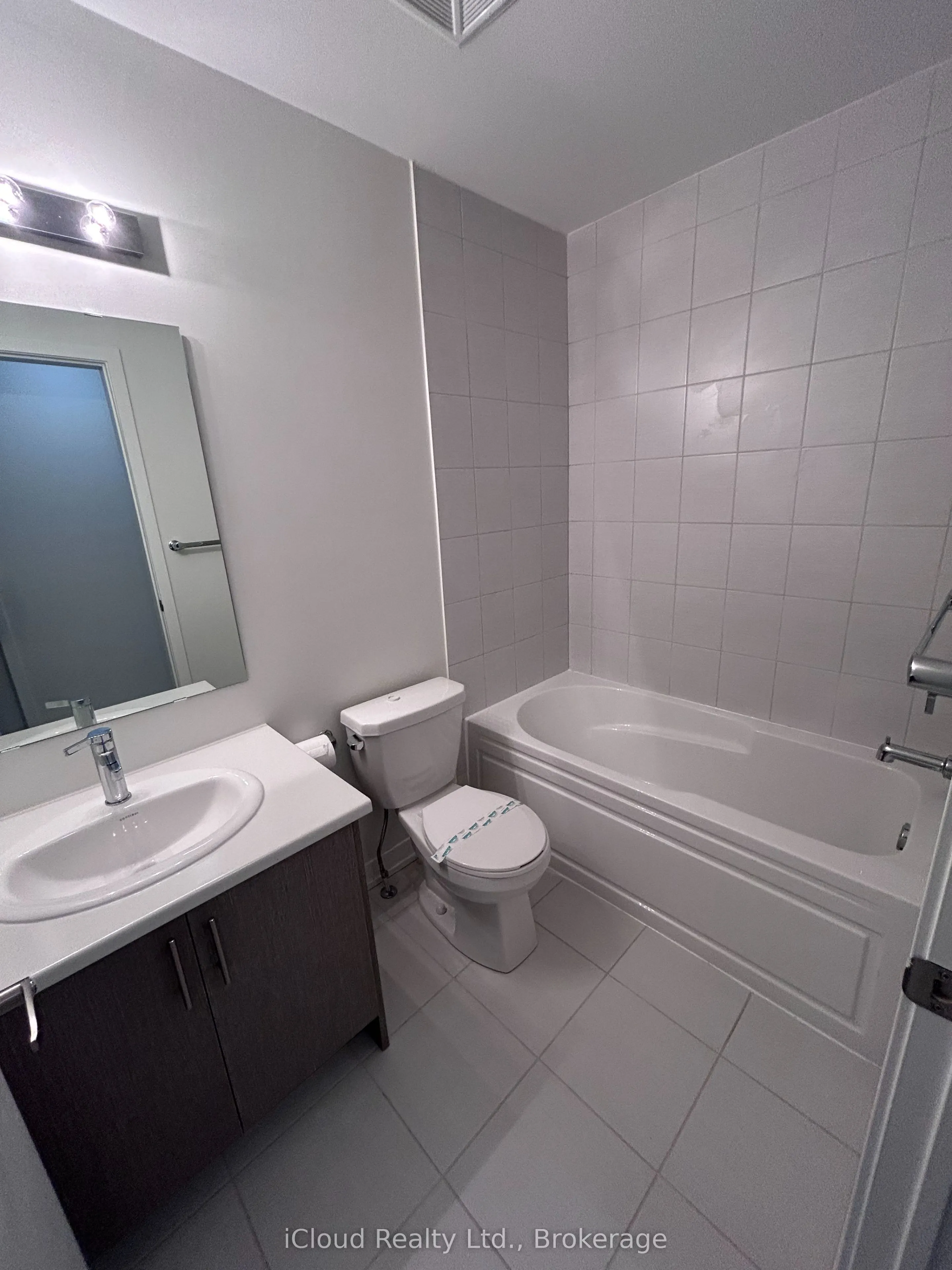 3415 Ridgeway Drive #4