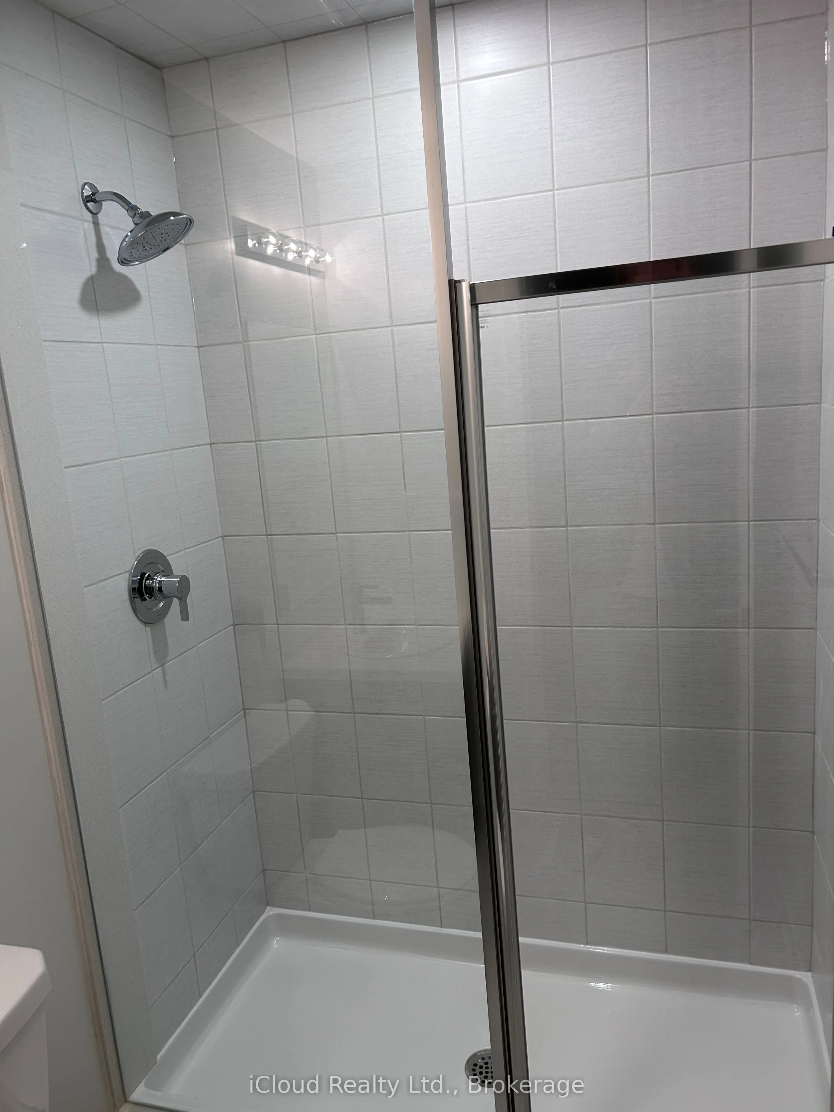 3415 Ridgeway Drive #4