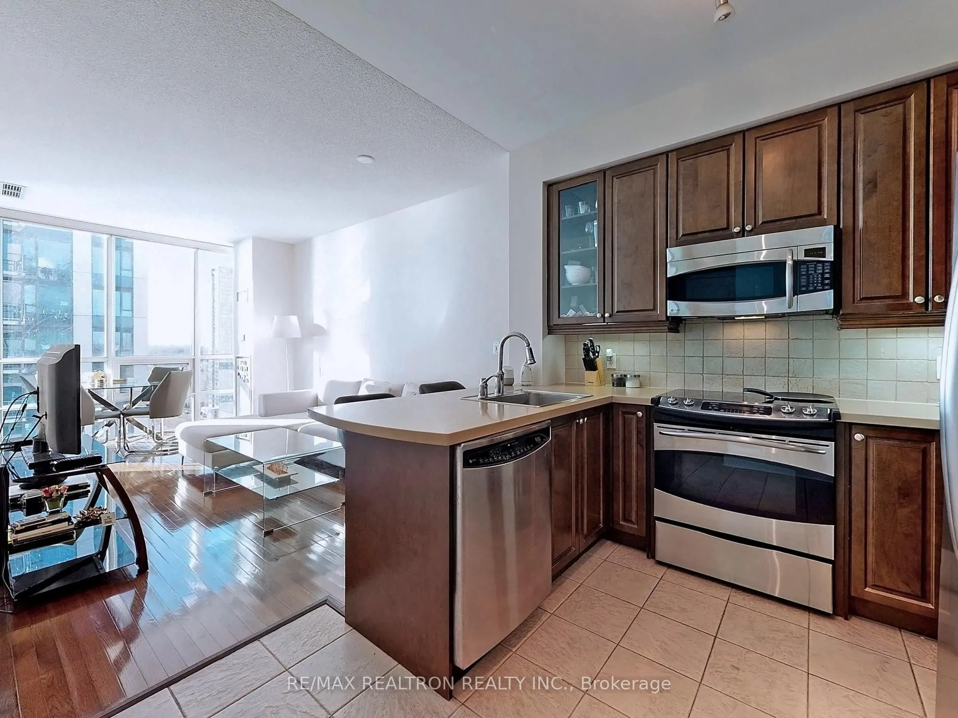 1910 Lake Shore Boulevard W #PH2