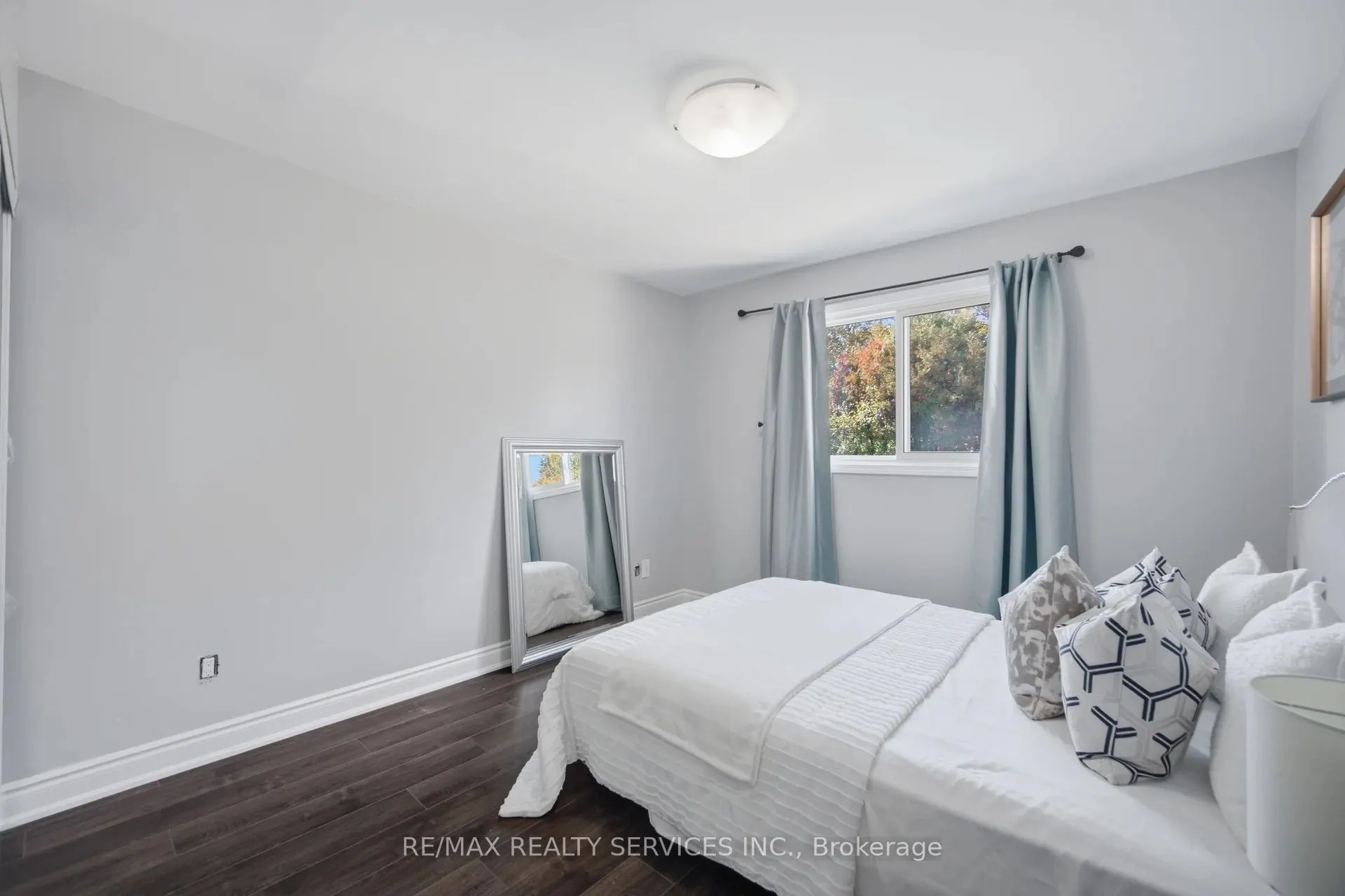 607 Woodward Avenue