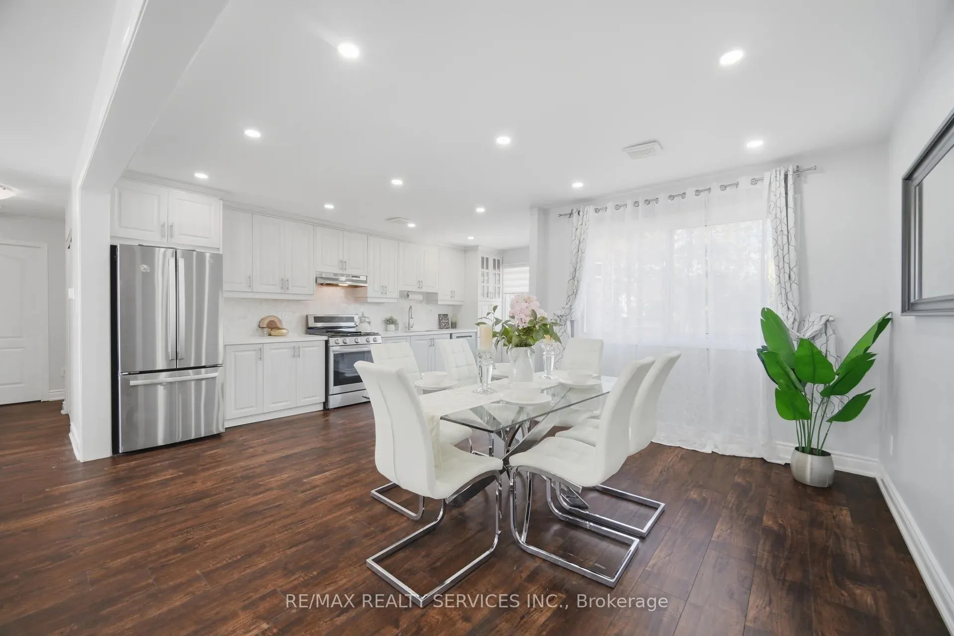 607 Woodward Avenue