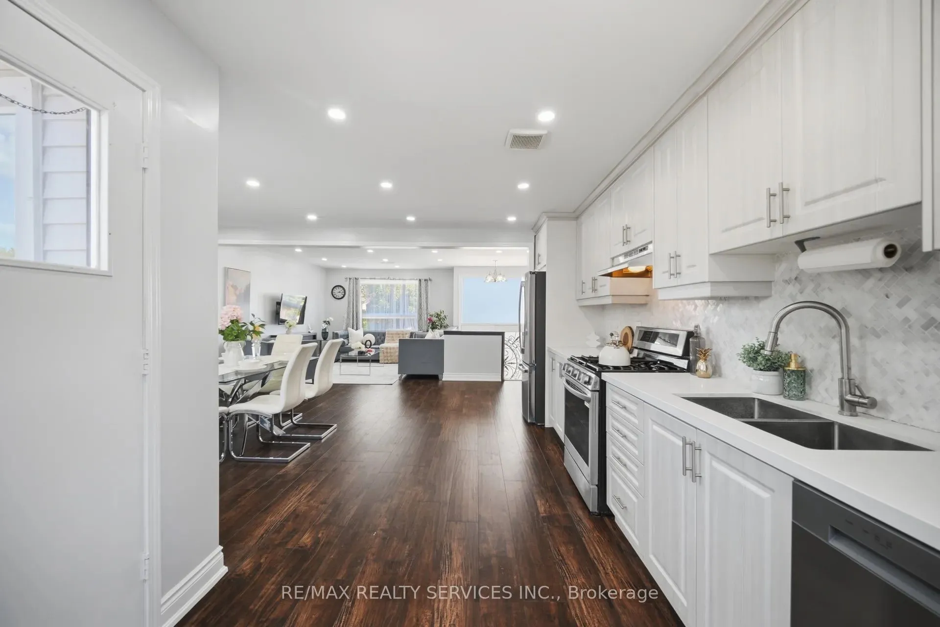 607 Woodward Avenue
