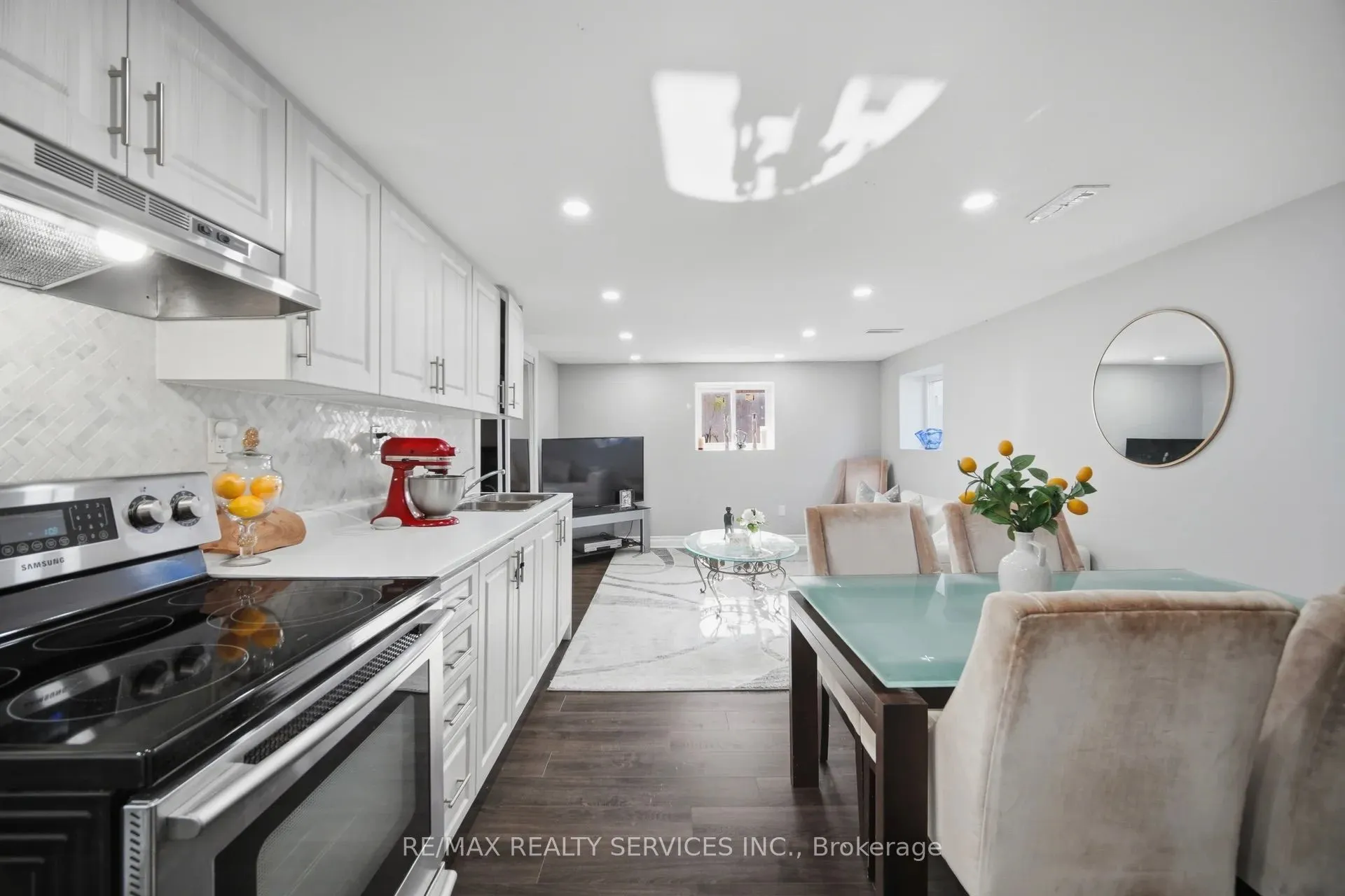 607 Woodward Avenue