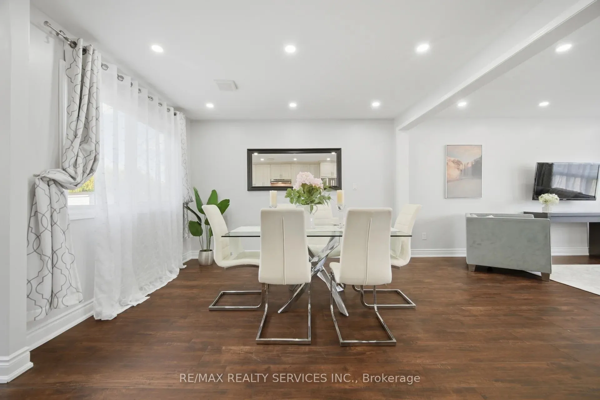 607 Woodward Avenue