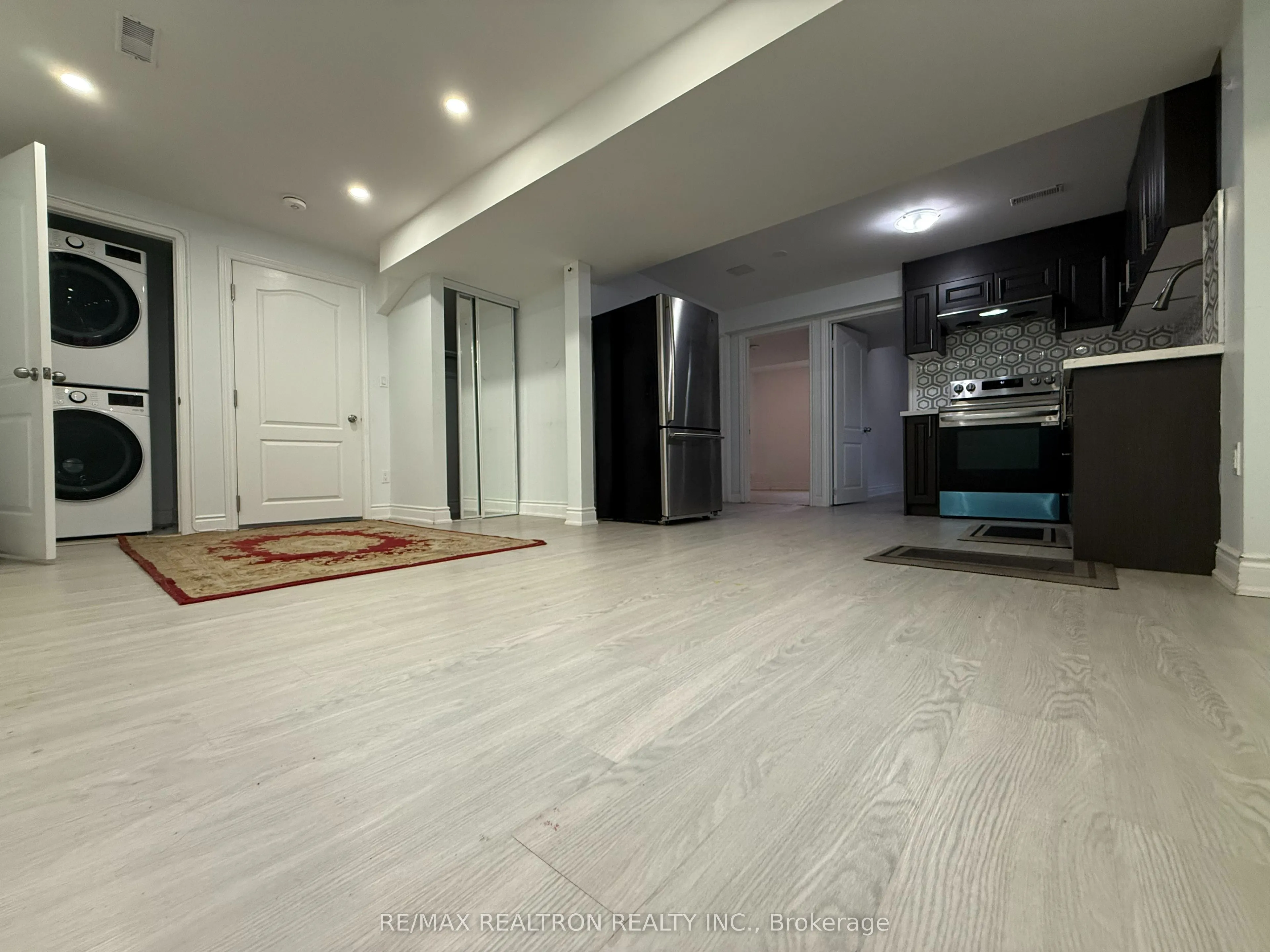 5793 Tayside Crescent #Basement