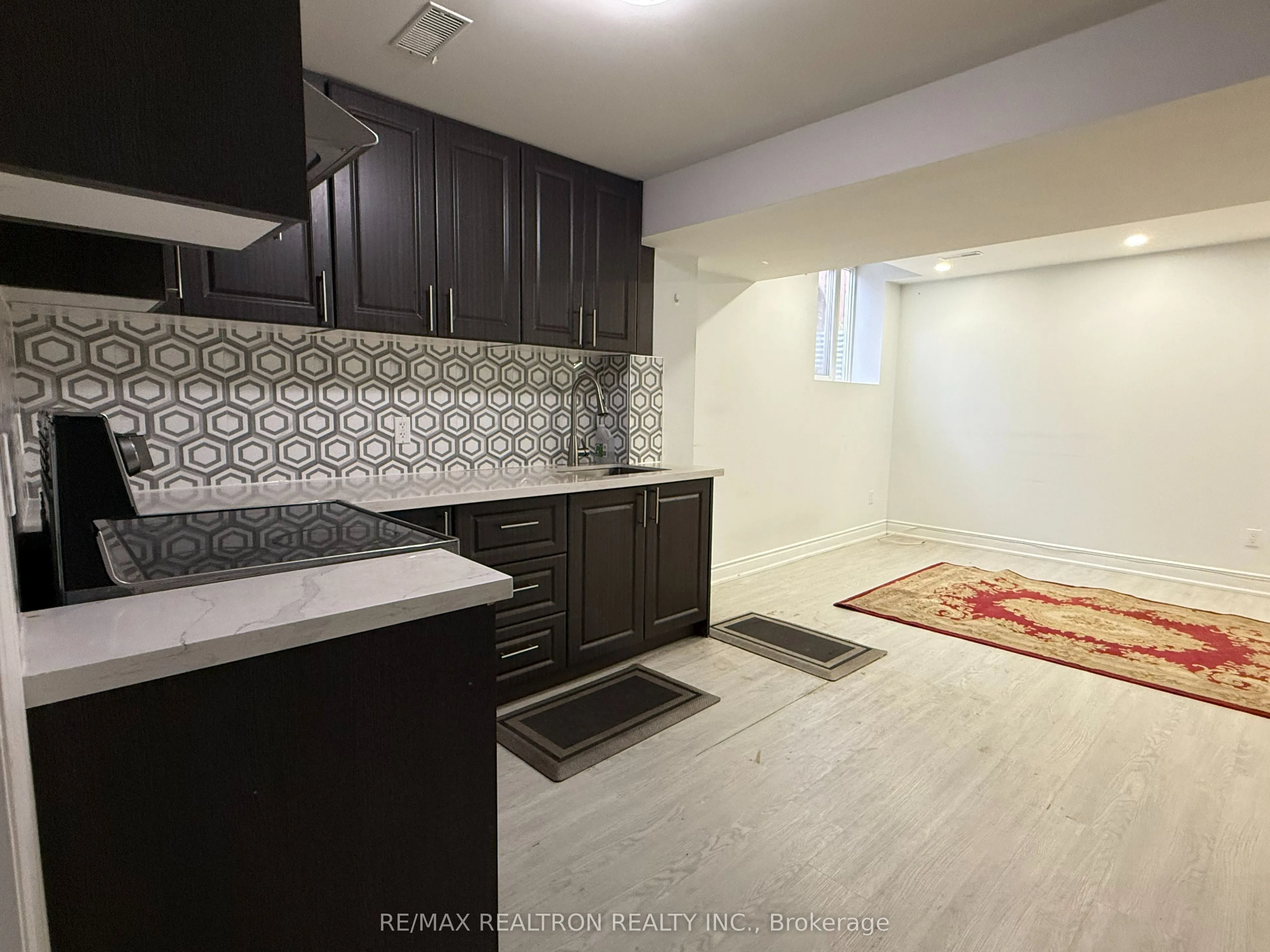 5793 Tayside Crescent #Basement