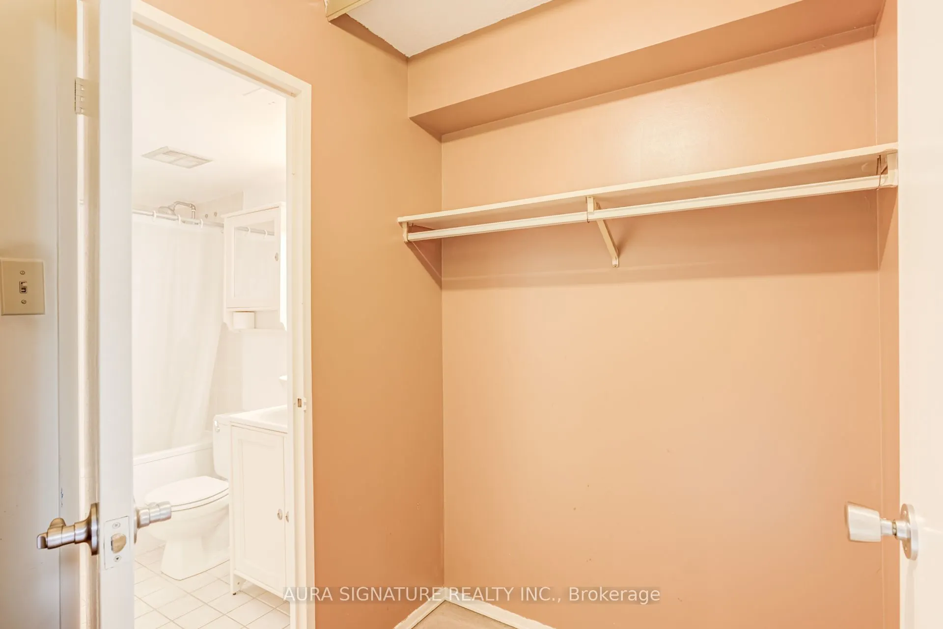 3077 Weston Road #401