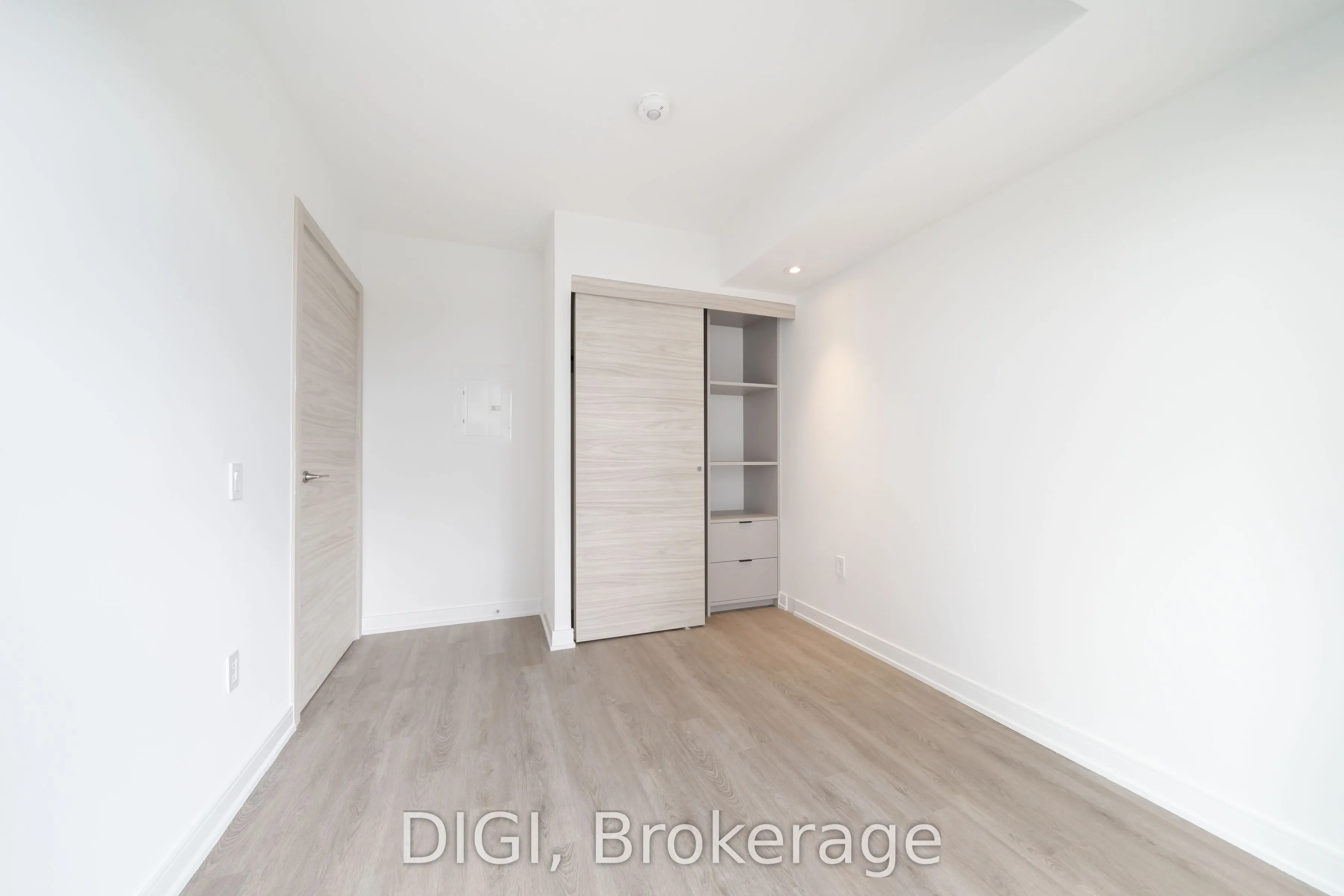 485 Perth Avenue #E725
