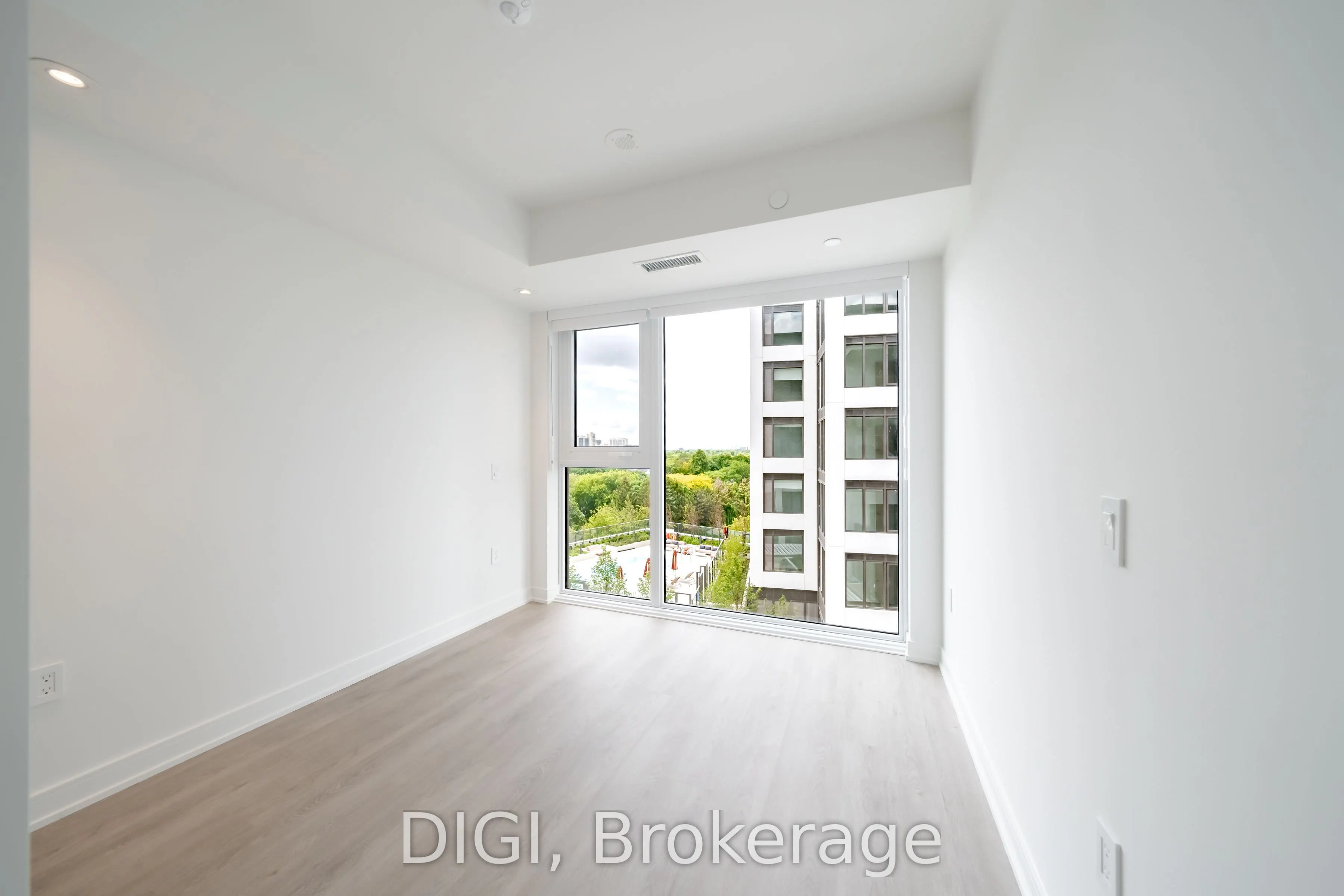 485 Perth Avenue #E725