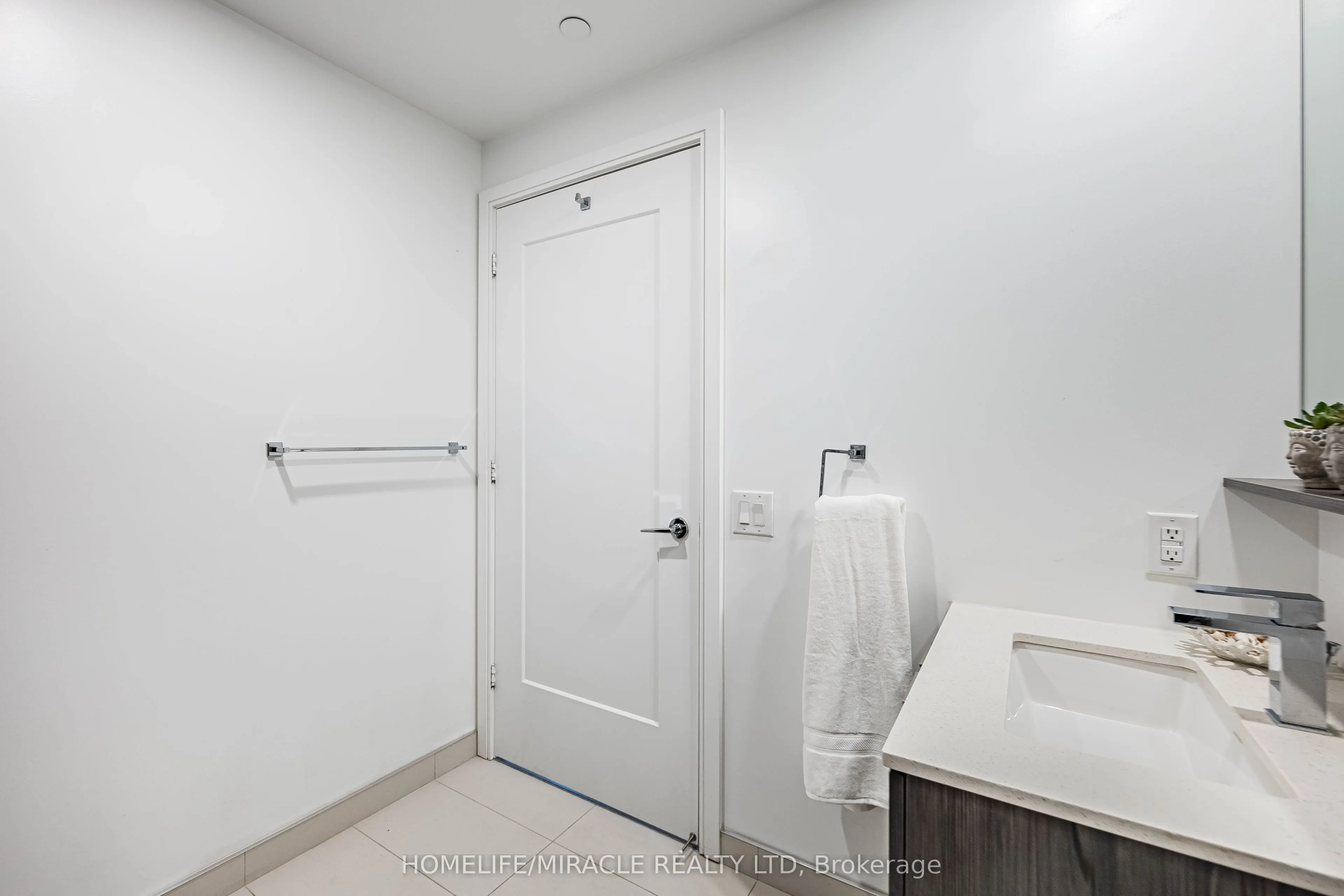 70 Annie Craig Drive #1001