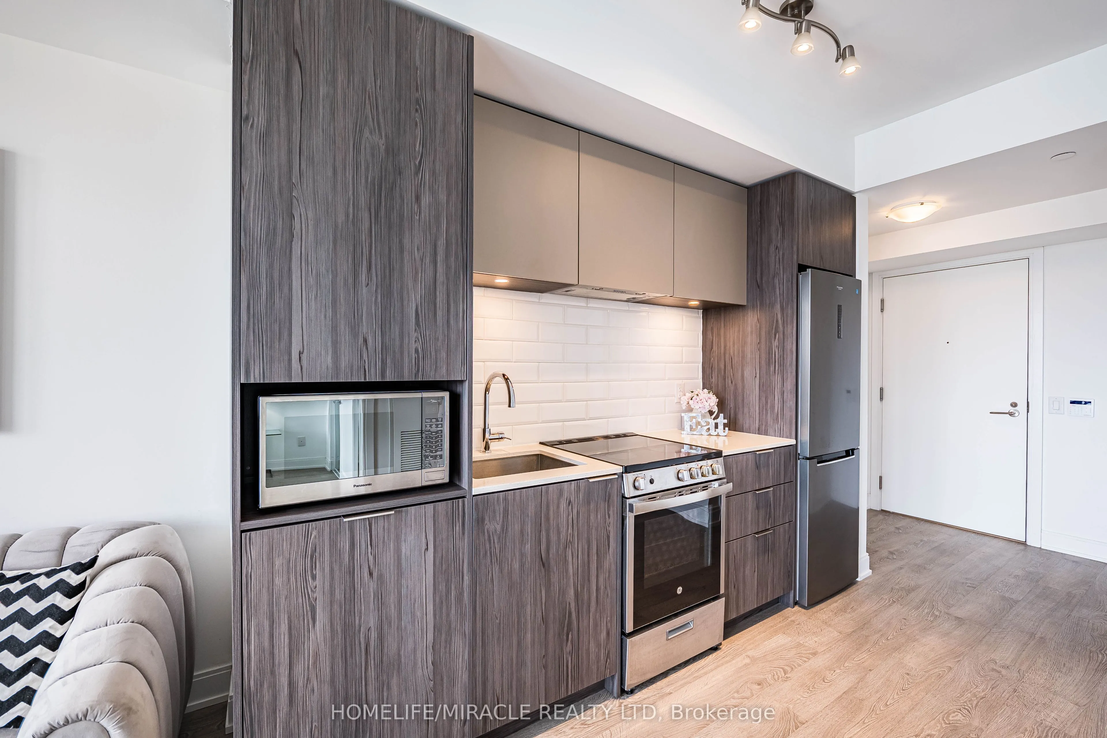 70 Annie Craig Drive #1001