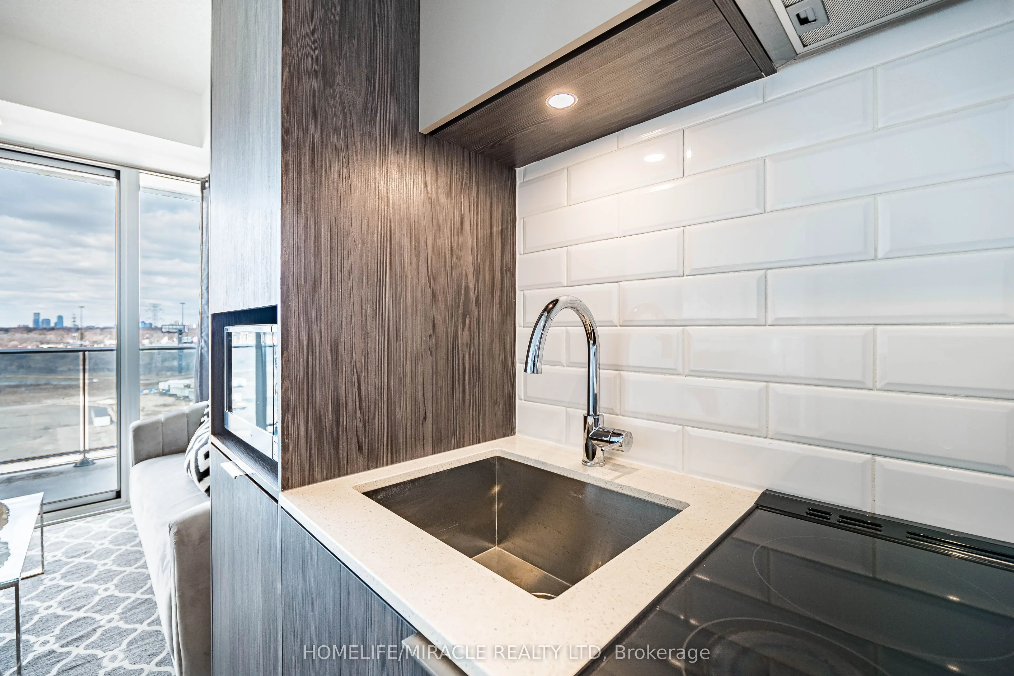 70 Annie Craig Drive #1001